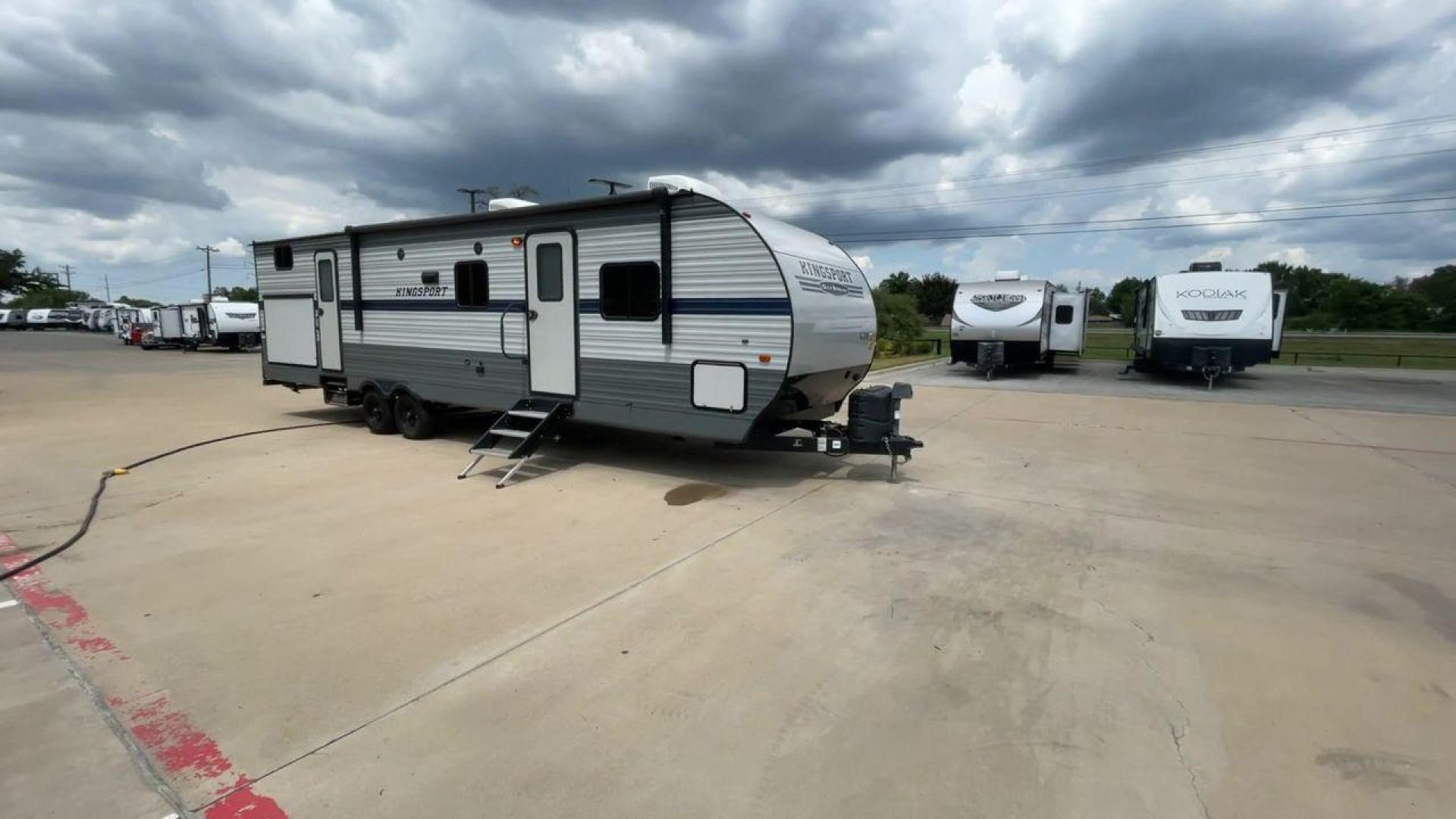 2021 GULFSTREAM KINGSPORT 323TBR (1NL1G3726M1) , located at 4319 N Main St, Cleburne, TX, 76033, (817) 678-5133, 32.385960, -97.391212 - Photo#3