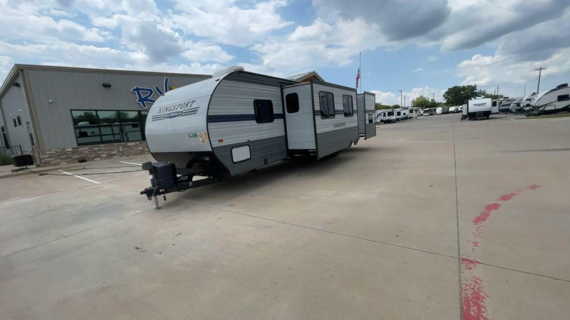 2021 GULFSTREAM KINGSPORT 323TBR (1NL1G3726M1) , located at 4319 N Main St, Cleburne, TX, 76033, (817) 678-5133, 32.385960, -97.391212 - Photo#5