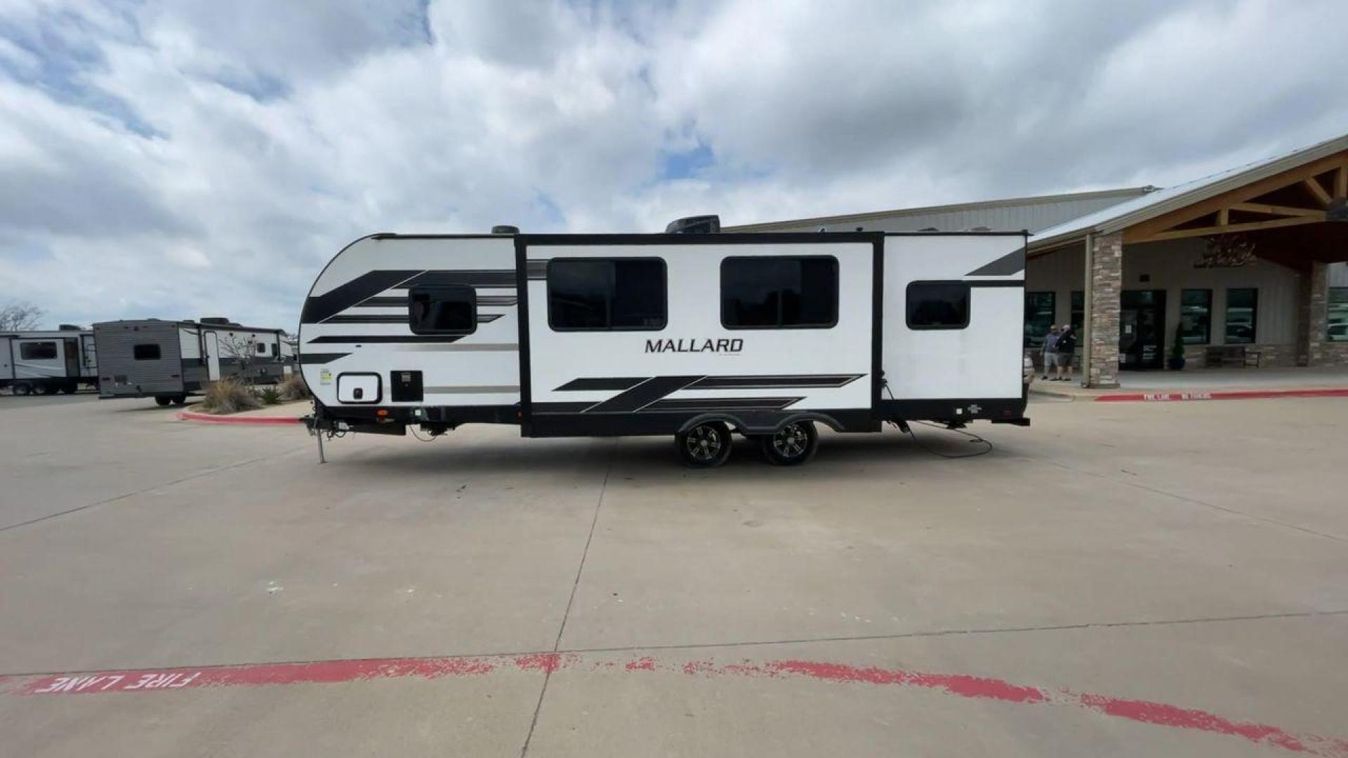 2021 HEARTLAND MALLARD M26 (5SFNB3223ME) , located at 4319 N Main St, Cleburne, TX, 76033, (817) 678-5133, 32.385960, -97.391212 - Photo#6