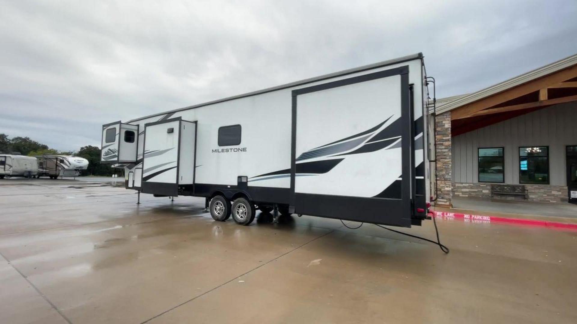 2021 HEARTLAND MILESTONE 370FLMB (5SFMG4521ME) , Length: 44.58 ft. | Dry Weight: 12,520 lbs. | GVWR: 15,500 lbs. | Slides: 5 transmission, located at 4319 N Main St, Cleburne, TX, 76033, (817) 678-5133, 32.385960, -97.391212 - Experience the ideal fusion of adventure and comfort with the Heartland Milestone 370FLMB fifth wheel from 2021. This roomy and well-equipped RV is made to give you all the conveniences and comforts you require for enjoyable outdoor travels. The dimensions for this unit are 44.58 ft in length, 8 - Photo#7