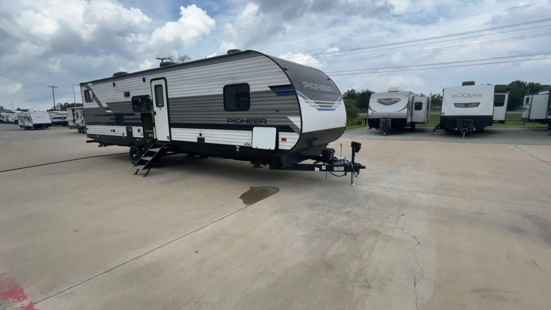 2021 WHITE HEARTLAND PIONEER BH322 (5SFPB3721ME) , Length: 36.92 ft. | Dry Weight: 7,436 lbs. | Gross Weight: 9,000 lbs. | Slides: 1 transmission, located at 4319 N Main St, Cleburne, TX, 76033, (817) 678-5133, 32.385960, -97.391212 - This 2021 Heartland Pioneer BH322 travel trailer measures 36.92 ft in length, 8.04 ft in width, 11.33 ft in height, and 6.67 ft interior height. This unit is easily towable with only 7,436 lbs dry weight with a payload capacity of 1,548 lbs. The unit has a GVWR of 9,000 lbs and a hitch weight of 788 - Photo#3