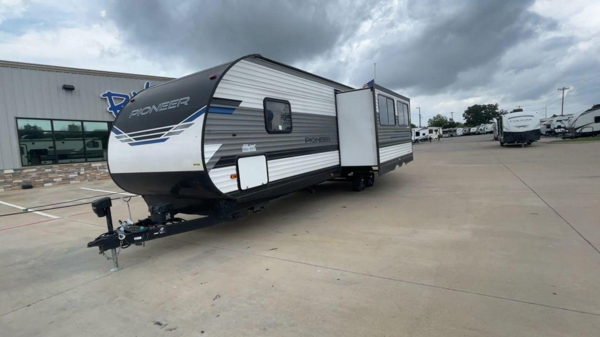 2021 WHITE HEARTLAND PIONEER BH322 (5SFPB3721ME) , Length: 36.92 ft. | Dry Weight: 7,436 lbs. | Gross Weight: 9,000 lbs. | Slides: 1 transmission, located at 4319 N Main St, Cleburne, TX, 76033, (817) 678-5133, 32.385960, -97.391212 - This 2021 Heartland Pioneer BH322 travel trailer measures 36.92 ft in length, 8.04 ft in width, 11.33 ft in height, and 6.67 ft interior height. This unit is easily towable with only 7,436 lbs dry weight with a payload capacity of 1,548 lbs. The unit has a GVWR of 9,000 lbs and a hitch weight of 788 - Photo#5