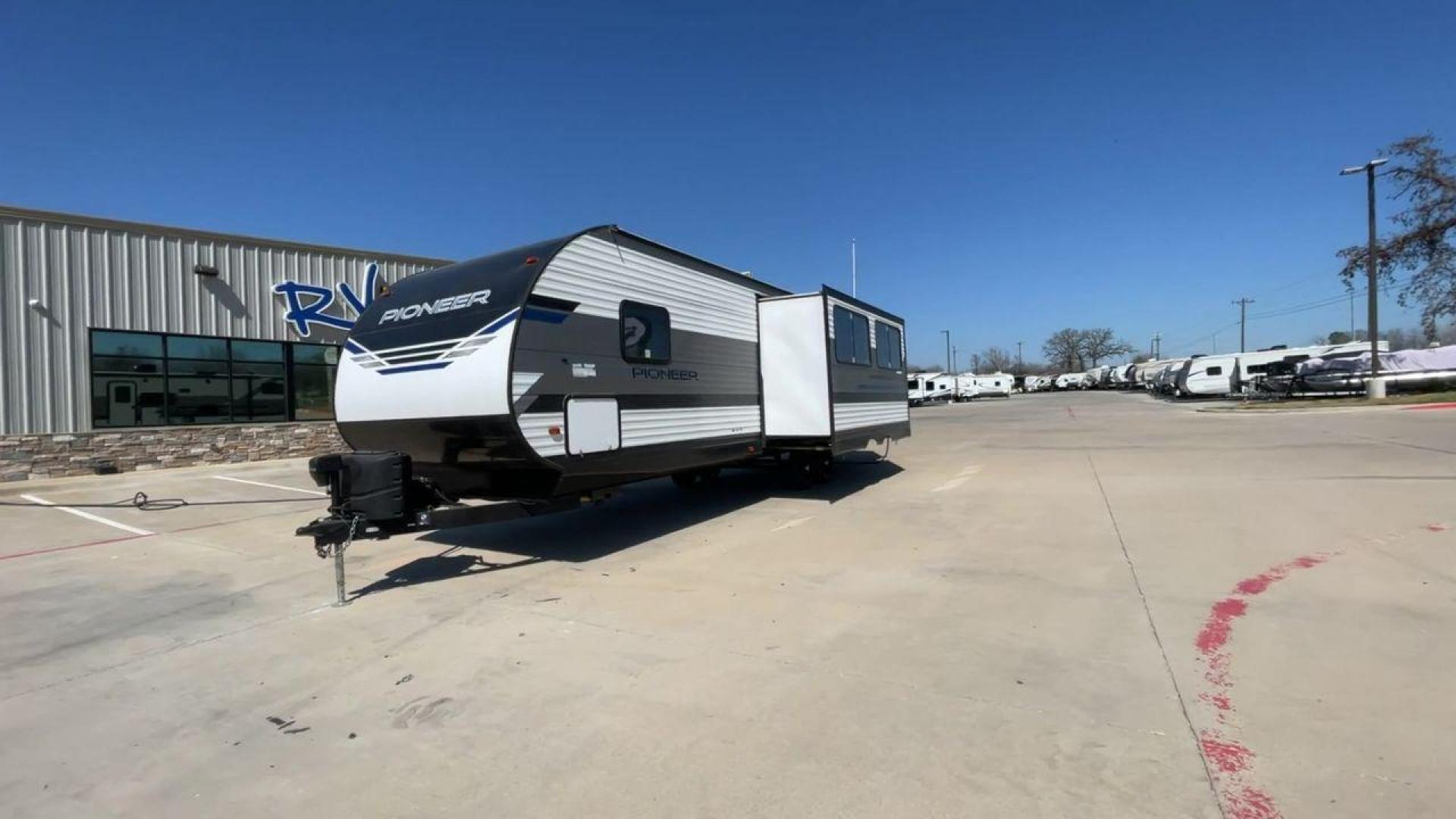 2021 HEARTLAND PIONEER BH322 (5SFPB3722ME) , Length: 36.92 ft | Dry Weight: 7,436 lbs | Gross Weight: 9,000 lbs | Slides: 1 transmission, located at 4319 N Main St, Cleburne, TX, 76033, (817) 678-5133, 32.385960, -97.391212 - Photo#5