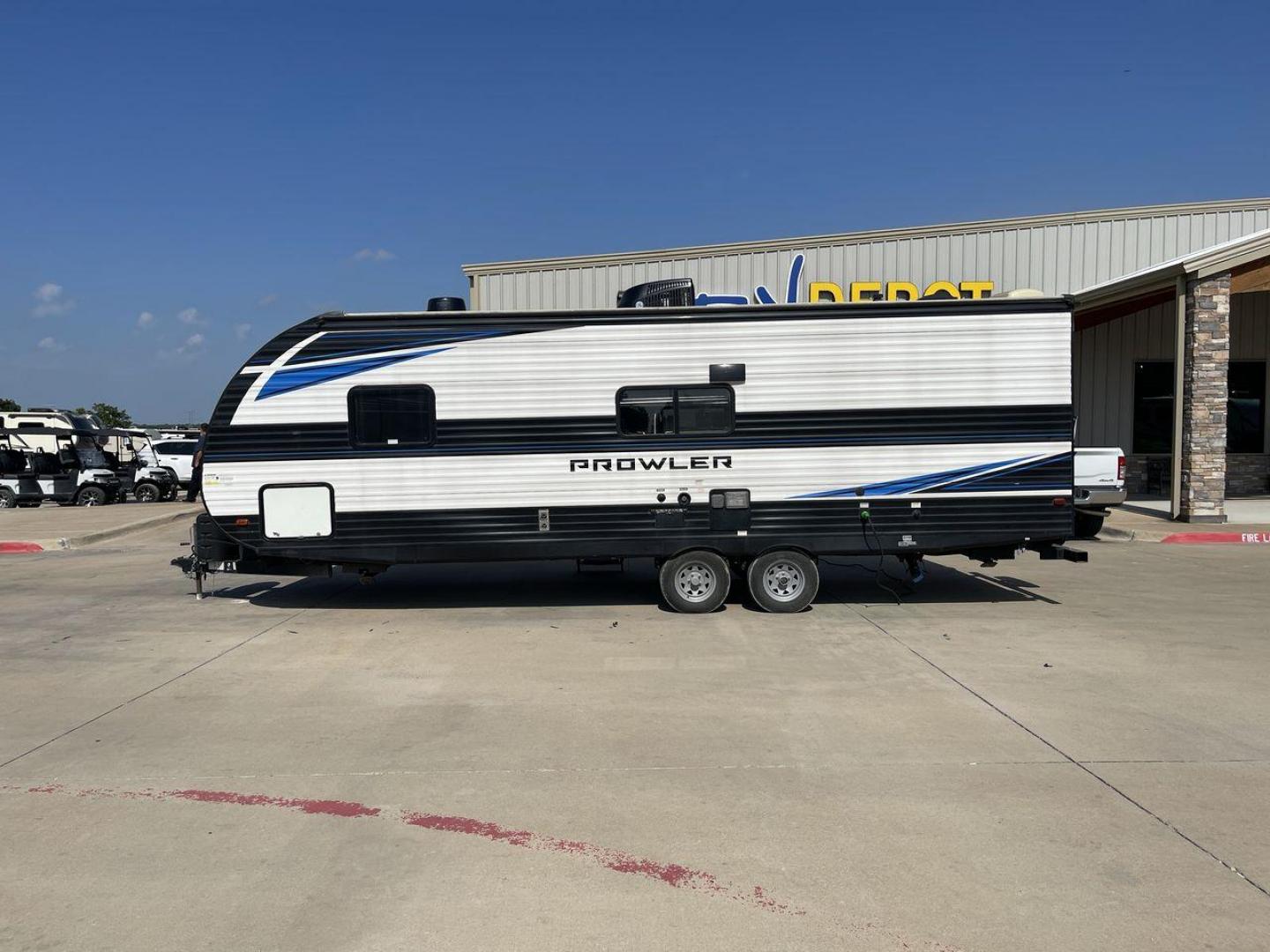 2021 BLACK HEARTLAND PROWLER 250BH (5SFPB292XME) , located at 4319 N Main St, Cleburne, TX, 76033, (817) 678-5133, 32.385960, -97.391212 - Photo#23