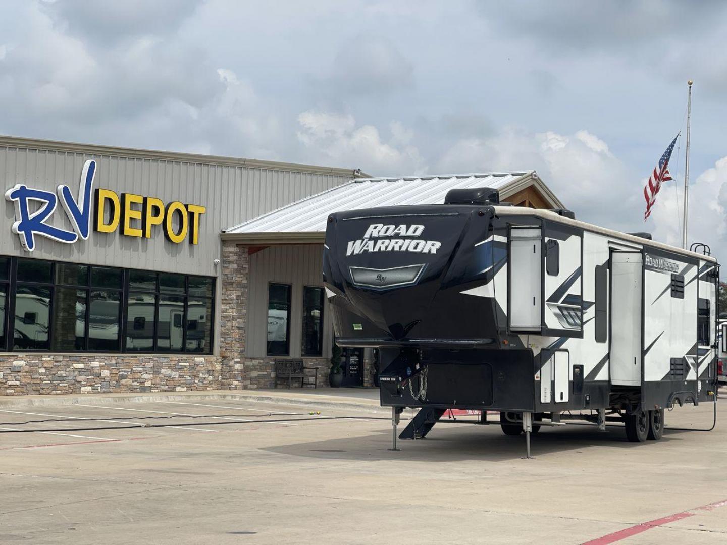 2021 HEARTLAND ROAD WARRIOR 351 (5SFCG4128ME) , Length: 41.5 ft. | Dry Weight: 14,530 lbs. | Gross Weight: 17,250 lbs. | Slides: 3 transmission, located at 4319 N Main St, Cleburne, TX, 76033, (817) 678-5133, 32.385960, -97.391212 - The 2021 Heartland Road Warrior 351 is a stunning and spacious toy hauler that combines luxury and practicality for adventurers. With an impressive length of 41.5 feet, it offers ample space for both relaxation and adventure. The unit features three slides, maximizing the living area for comfort. In - Photo#0