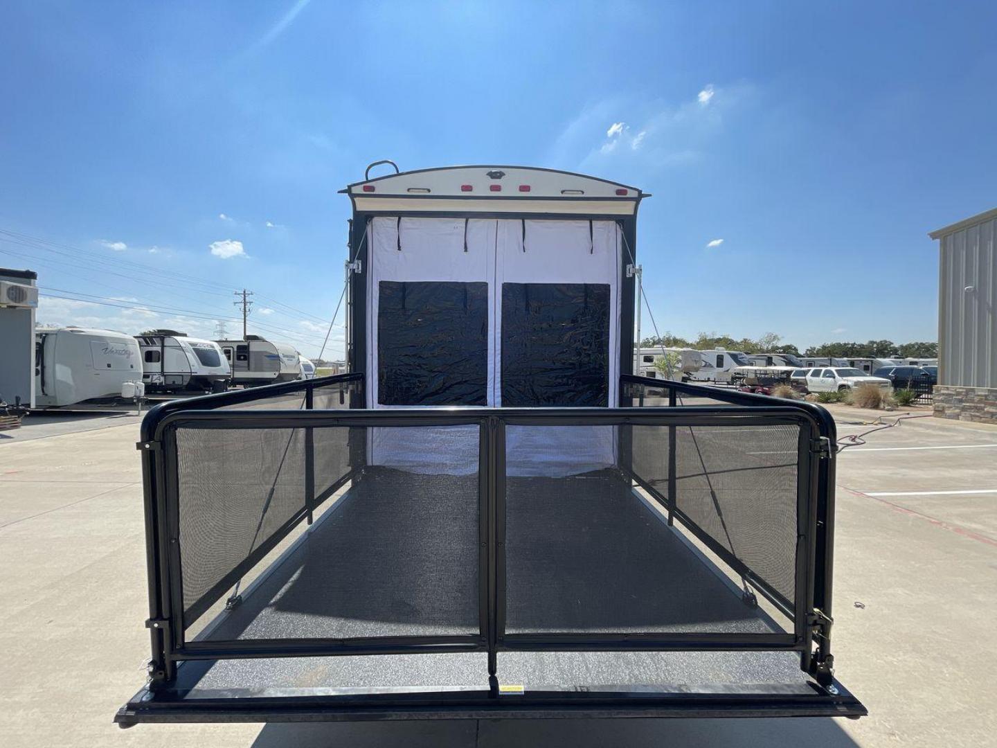 2021 HEARTLAND TORQUE 274 (5SFCB312XME) , Length: 30.92 ft | Dry Weight: 8,000 lbs. lbs | Gross Weight: 12,800 lbs | Slides: 1 transmission, located at 4319 N Main St, Cleburne, TX, 76033, (817) 678-5133, 32.385960, -97.391212 - Here are several reasons to buy this RV: (1) It features Azdel-laminate sidewalls. These are resistant walls that will increase the life of your RV. (2) Swift space work station for quick, convenient pull-out dresser work station (3) Smooth ride suspension. This includes e-rated tires, EZ Flex su - Photo#25