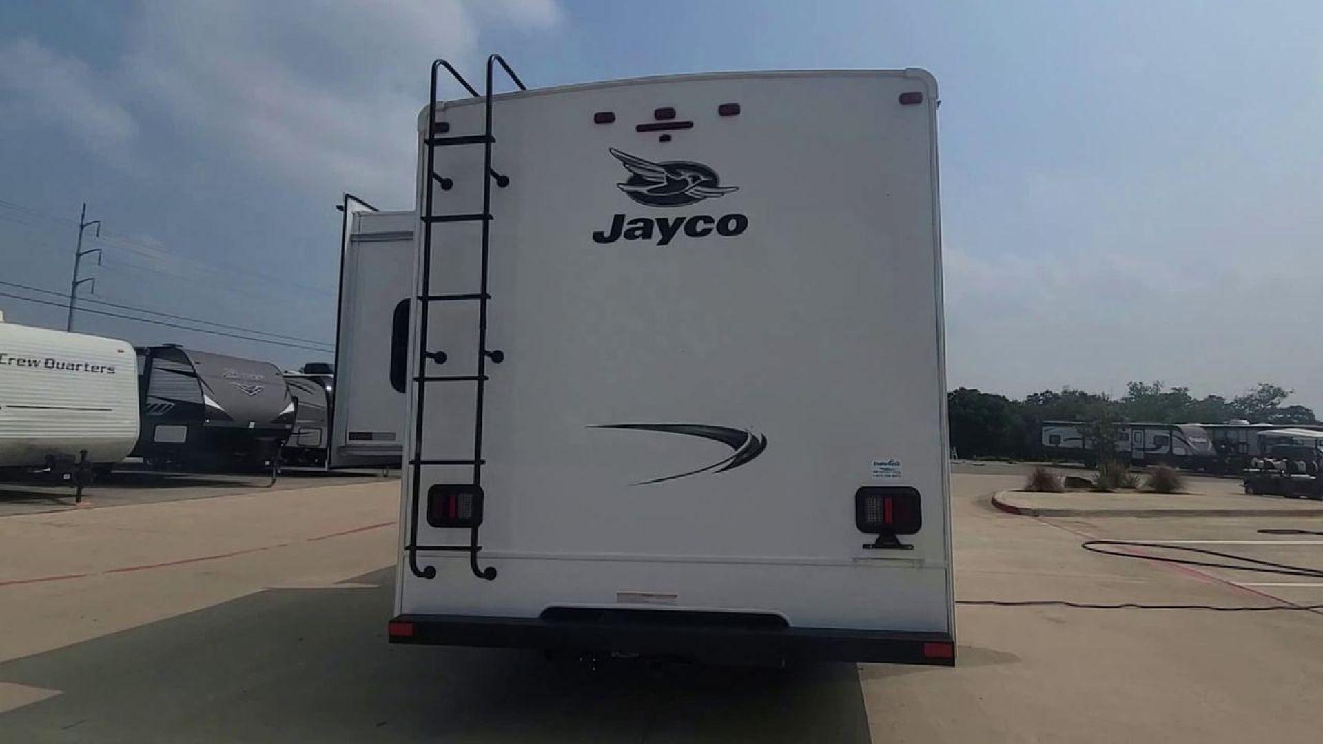 2021 WHITE JAYCO GREYHAWK 27U (1FDXE4FN7MD) , Length: 29.92 ft. | Gross Weight: 14,500 lbs. | Slides: 2 transmission, located at 4319 N Main St, Cleburne, TX, 76033, (817) 678-5133, 32.385960, -97.391212 - The 2021 Jayco Greyhawk 27U is the best Class C motorhome on the market. It's great for people who want to go on adventures on the open road. The length of this RV is 29.92 feet, and its gross weight is 14,500 pounds. It is the perfect size for getting around. With two slides, the Greyhawk 27U's int - Photo#8