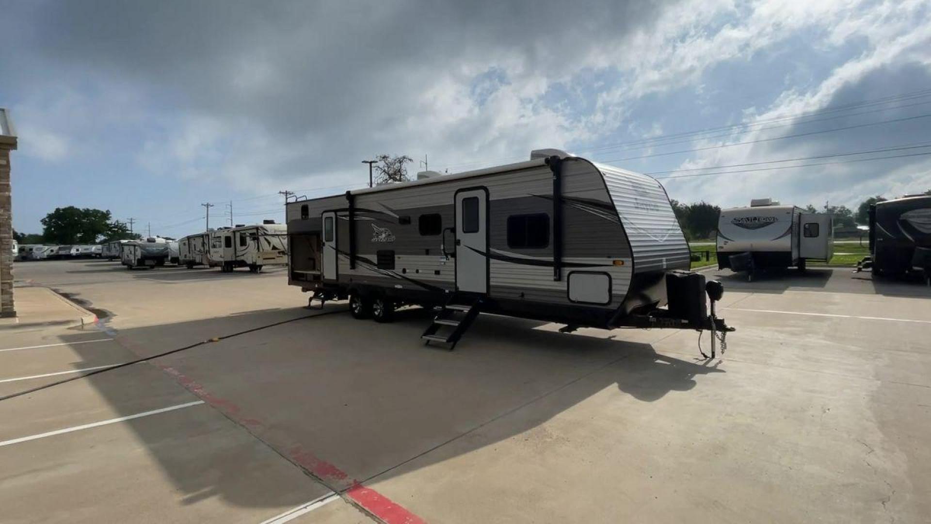 2021 JAYCO JAY FLIGHT 32BHDS (1UJBJ0BTXM1) , located at 4319 N Main St, Cleburne, TX, 76033, (817) 678-5133, 32.385960, -97.391212 - Photo#3