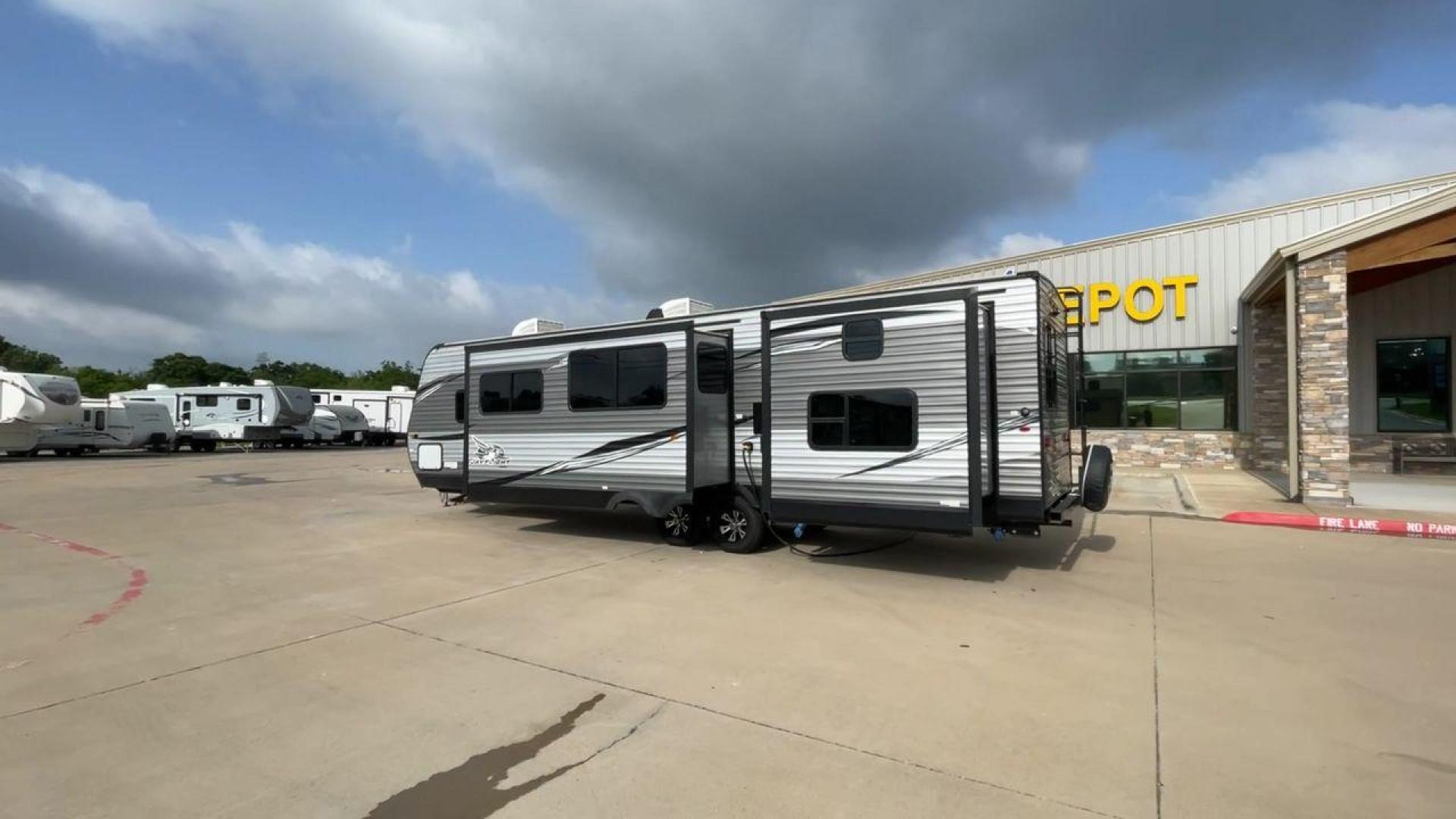 2021 JAYCO JAY FLIGHT 32BHDS (1UJBJ0BTXM1) , located at 4319 N Main St, Cleburne, TX, 76033, (817) 678-5133, 32.385960, -97.391212 - Photo#7