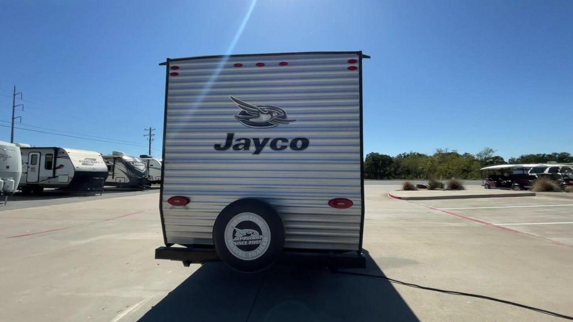 2021 JAYCO JAY FLIGHT SLX 174BH (1UJBJ0AJ1M1) , Length: 21.67 ft | Dry Weight: 3,075 lbs | GVWR: 3,950 lbs | Slides: 0 transmission, located at 4319 N Main St, Cleburne, TX, 76033, (817) 678-5133, 32.385960, -97.391212 - Photo#8