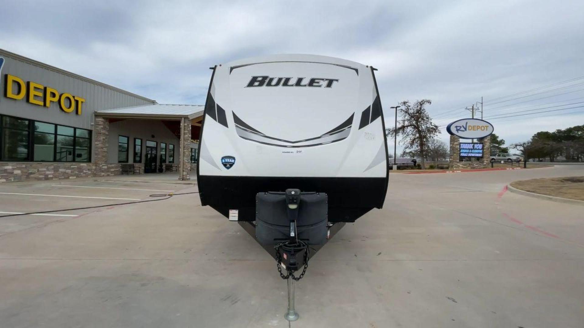 2021 KEYSTONE BULLET 331BHS (4YDT33120MT) , located at 4319 N Main St, Cleburne, TX, 76033, (817) 678-5133, 32.385960, -97.391212 - Photo#4