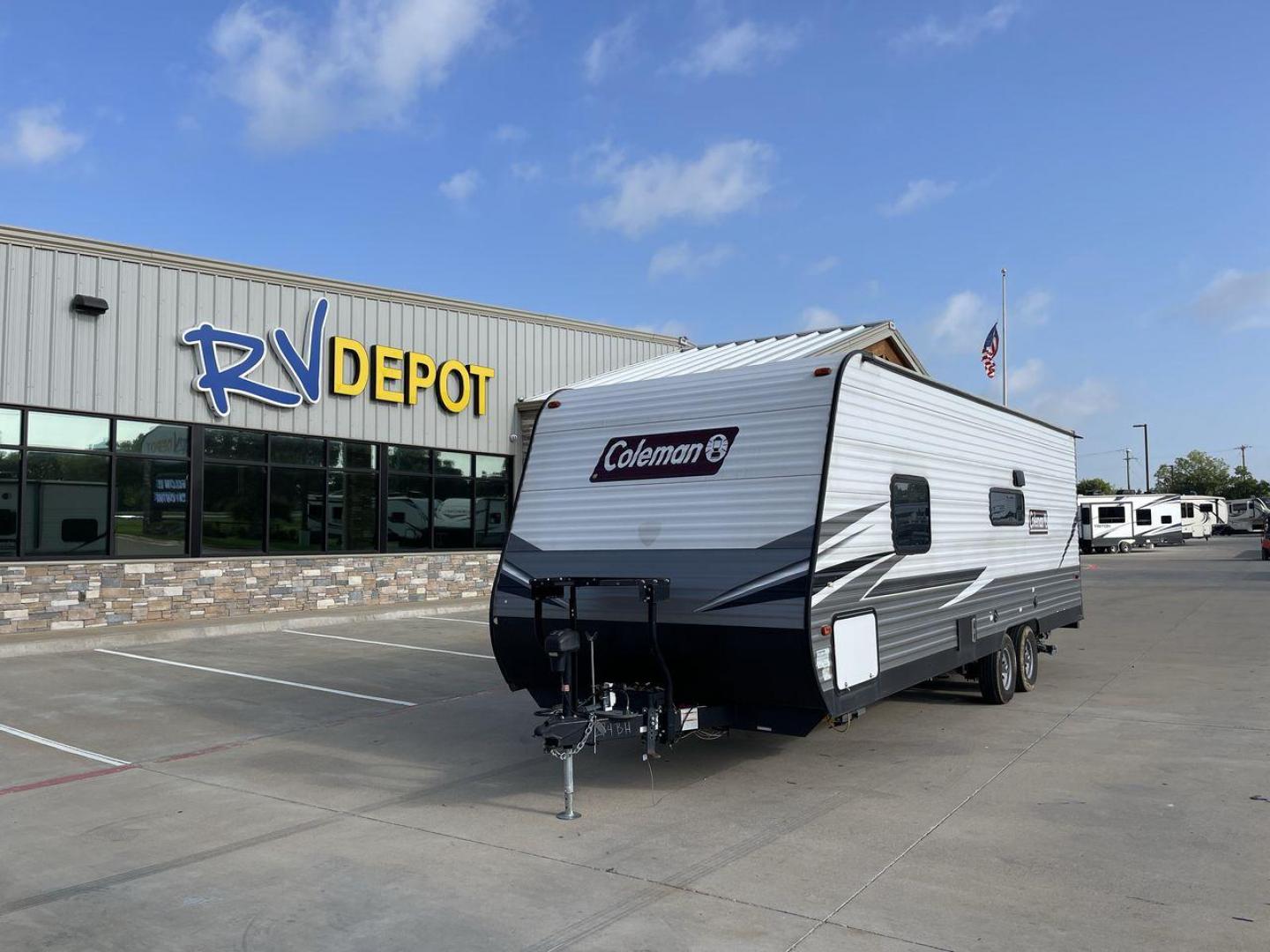 2021 WHITE KEYSTONE COLEMAN 274BH (4YDT27429MH) , Length: 28.58 ft. | Dry Weight: 4,789 lbs. | Slides: 0 transmission, located at 4319 N Main St, Cleburne, TX, 76033, (817) 678-5133, 32.385960, -97.391212 - Set out on an adventure-filled, comfortable journey in the 2021 Keystone Coleman 274BH travel trailer. Families looking for a fun and memorable camping trip will love this well-designed and adaptable travel companion. The dimensions of this unit are 28.58 ft in length, 8 ft in width, and 10.33 ft - Photo#0