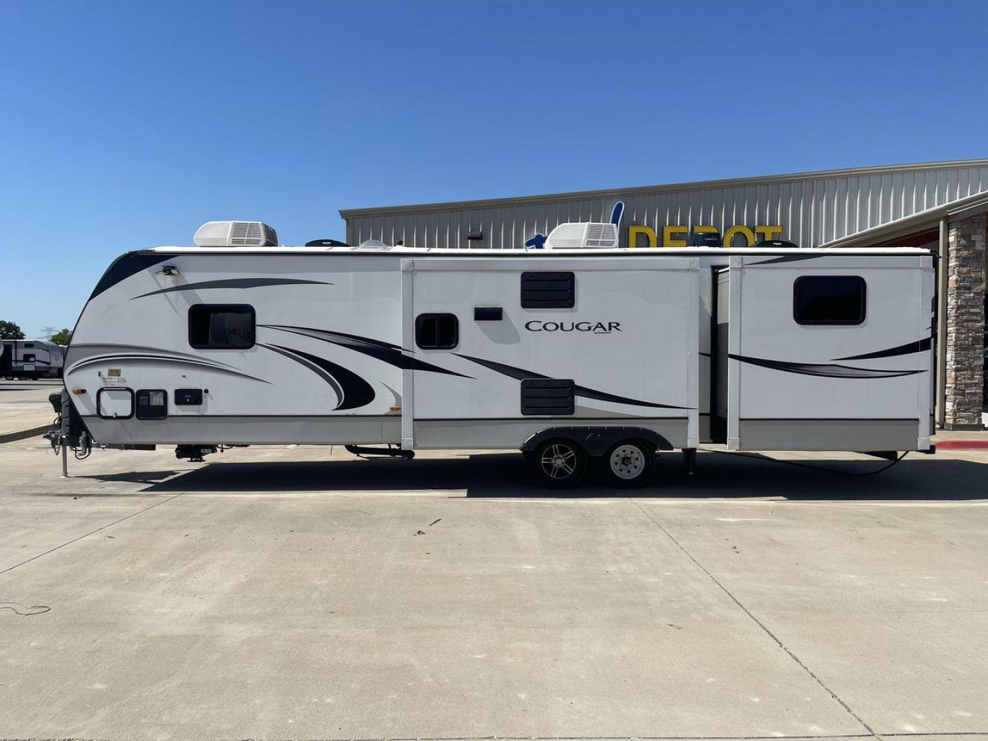 2021 KEYSTONE COUGAR 34TSB (4YDT34T26MV) , Length: 37.42 ft. | Dry Weight: 8,563 lbs. | Gross Weight: 10,500 lbs. | Slides: 3 transmission, located at 4319 N Main St, Cleburne, TX, 76033, (817) 678-5133, 32.385960, -97.391212 - Photo#24