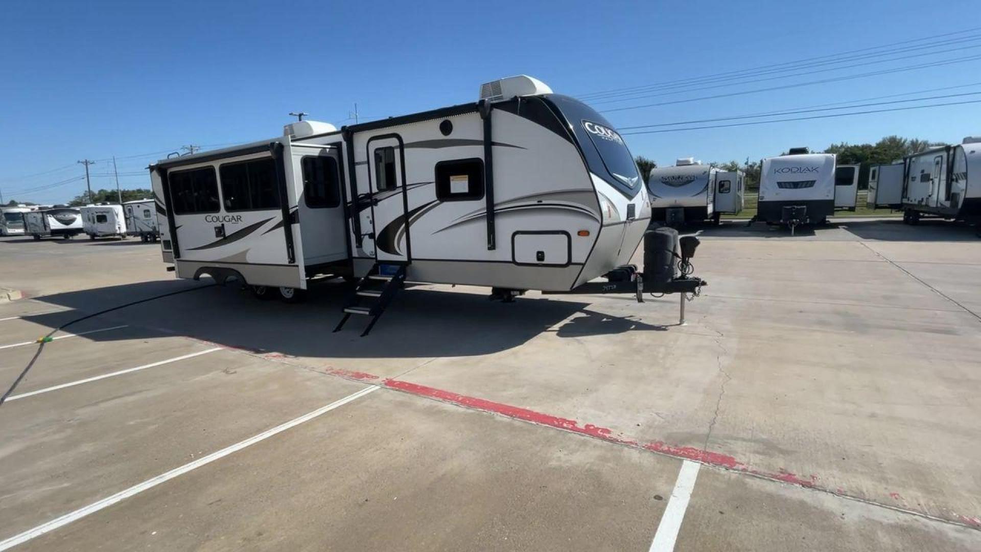 2021 KEYSTONE COUGAR 34TSB (4YDT34T26MV) , Length: 37.42 ft. | Dry Weight: 8,563 lbs. | Gross Weight: 10,500 lbs. | Slides: 3 transmission, located at 4319 N Main St, Cleburne, TX, 76033, (817) 678-5133, 32.385960, -97.391212 - Photo#3