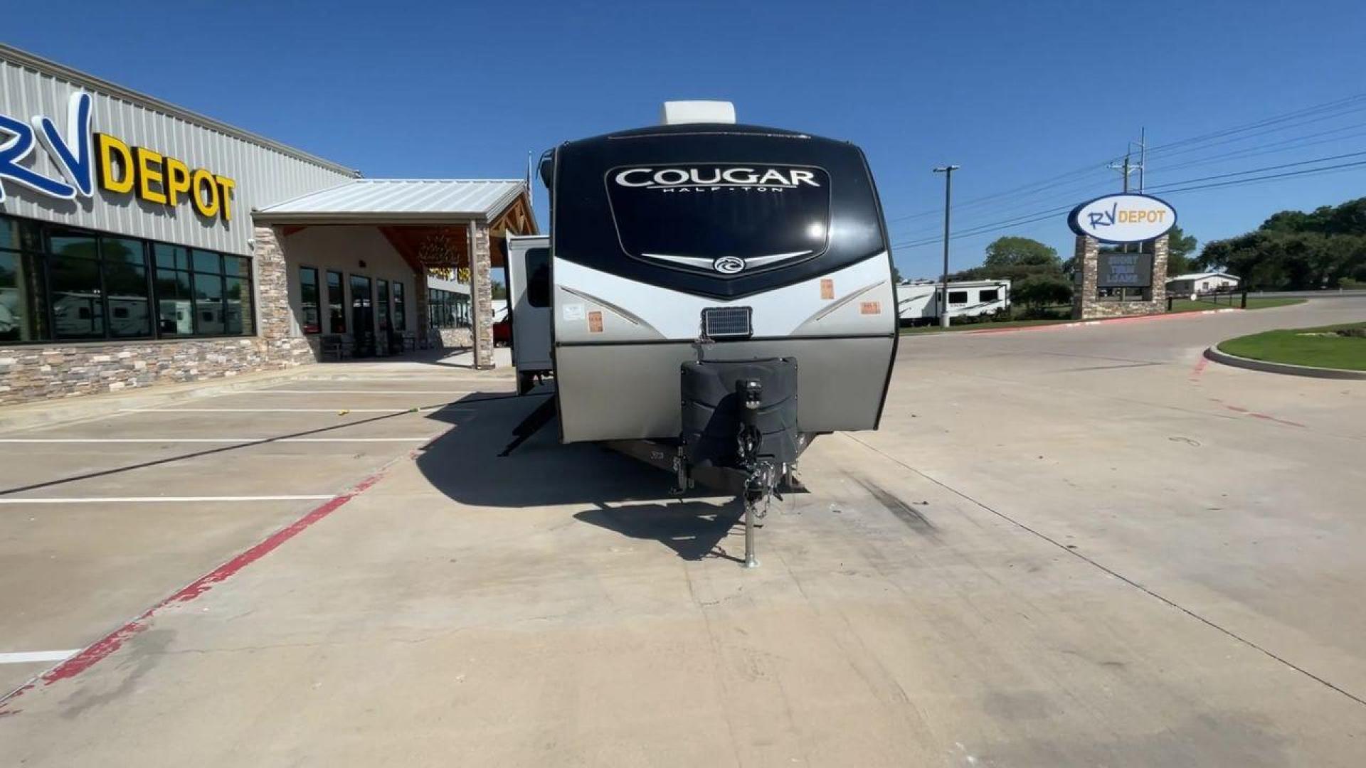 2021 KEYSTONE COUGAR 34TSB (4YDT34T26MV) , Length: 37.42 ft. | Dry Weight: 8,563 lbs. | Gross Weight: 10,500 lbs. | Slides: 3 transmission, located at 4319 N Main St, Cleburne, TX, 76033, (817) 678-5133, 32.385960, -97.391212 - Photo#4