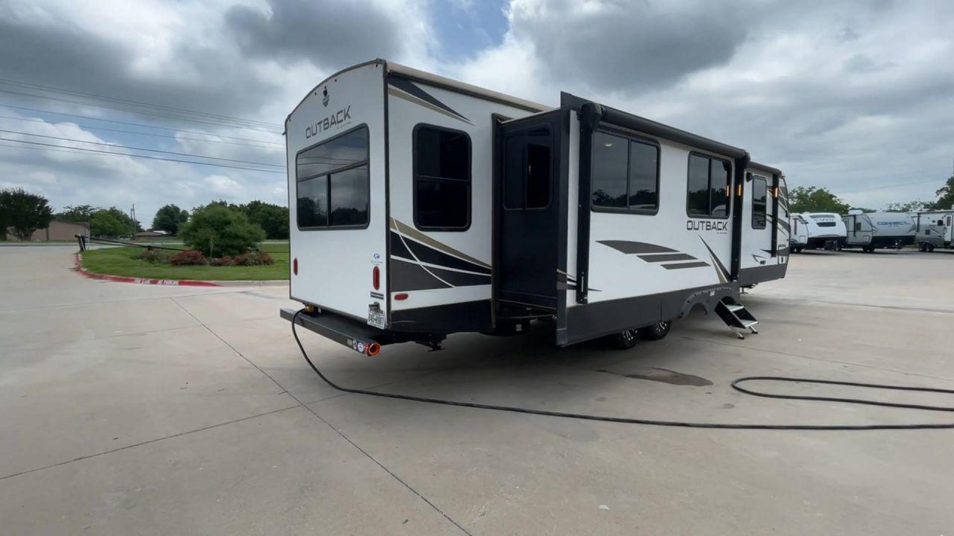 2021 KEYSTONE OUTBACK 328RL (4YDT3282XMB) , located at 4319 N Main St, Cleburne, TX, 76033, (817) 678-5133, 32.385960, -97.391212 - Photo#1