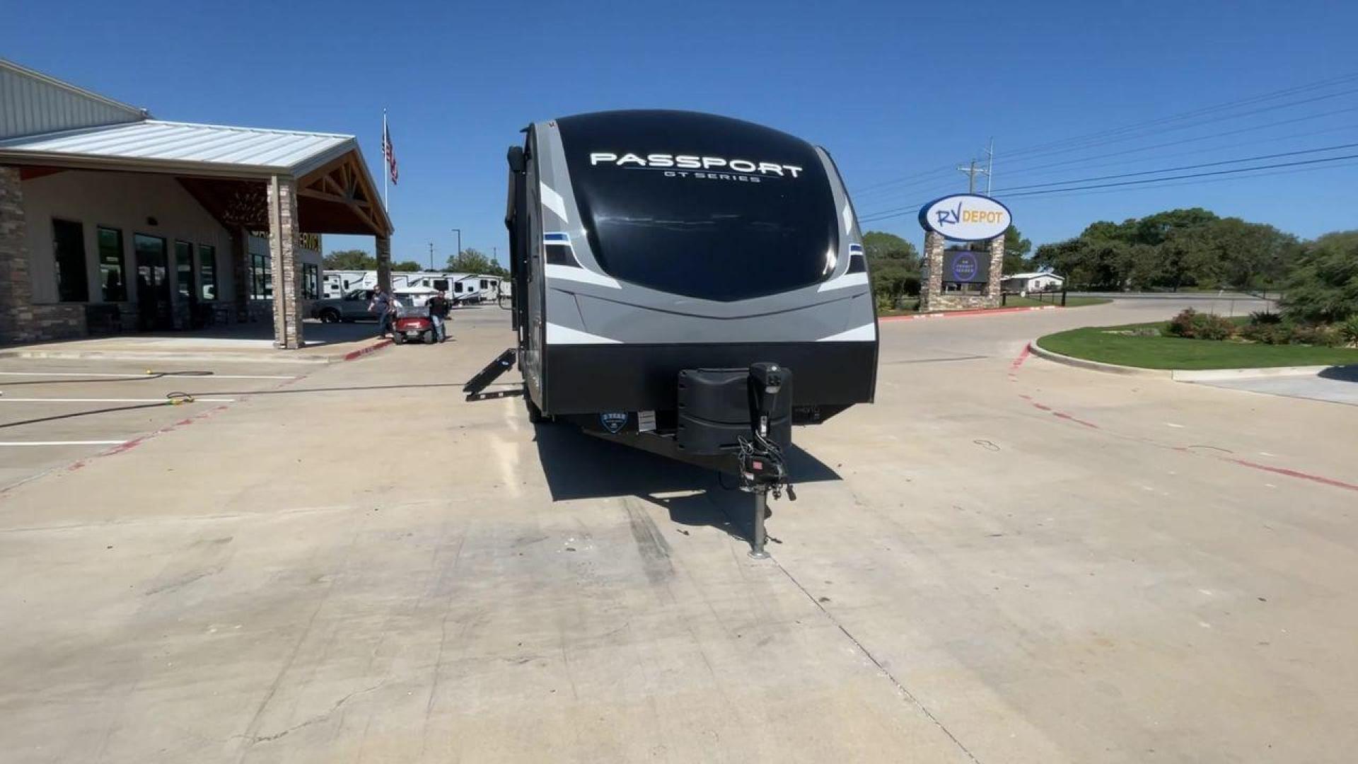 2021 KEYSTONE PASSPORT 2210RB (4YDT22126MD) , Length: 26.25 ft. | Dry Weight: 4,854 lbs. | Gross Weight: 7,000 lbs. | Slides: 1 transmission, located at 4319 N Main St, Cleburne, TX, 76033, (817) 678-5133, 32.385960, -97.391212 - The 2021 Keystone Passport 2210RB is an ideal lightweight travel trailer. It is specially made for those seeking comfort and convenience on the road. At 26.25 feet long, it offers a compact yet spacious interior. Its dry weight is 4,854 lbs, and its gross weight is 7,000 lbs. The single slide-out en - Photo#4