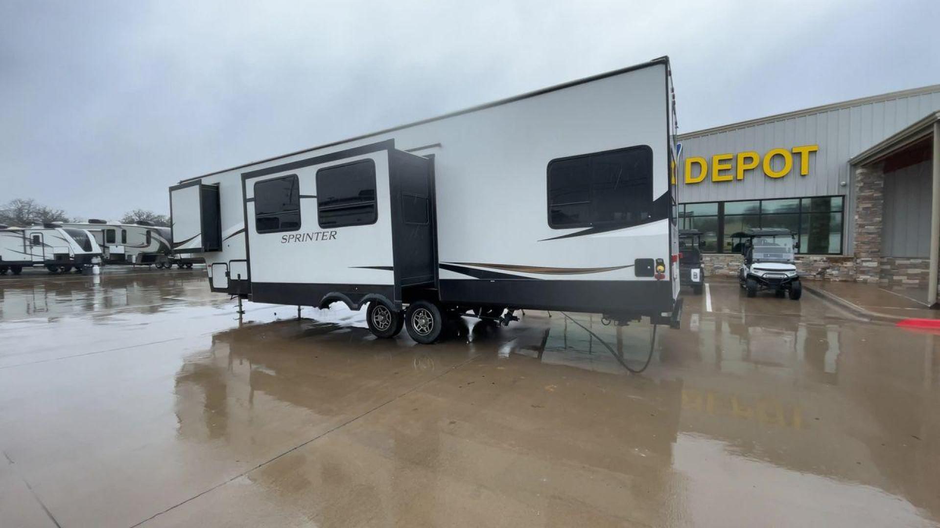 2021 KEYSTONE SPRINTER 35BH (4YDF35B21M1) , Slides: 3 transmission, located at 4319 N Main St, Cleburne, TX, 76033, (817) 678-5133, 32.385960, -97.391212 - Photo#7