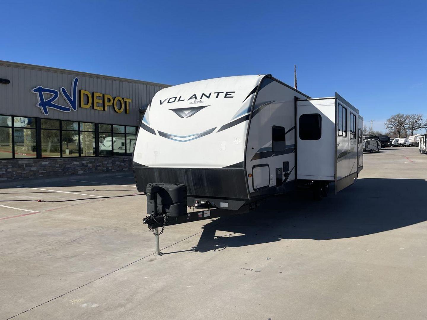 2021 KEYSTONE VOLANTE 32FB (4YDT32F22M6) , located at 4319 N Main St, Cleburne, TX, 76033, (817) 678-5133, 32.385960, -97.391212 - Photo#0