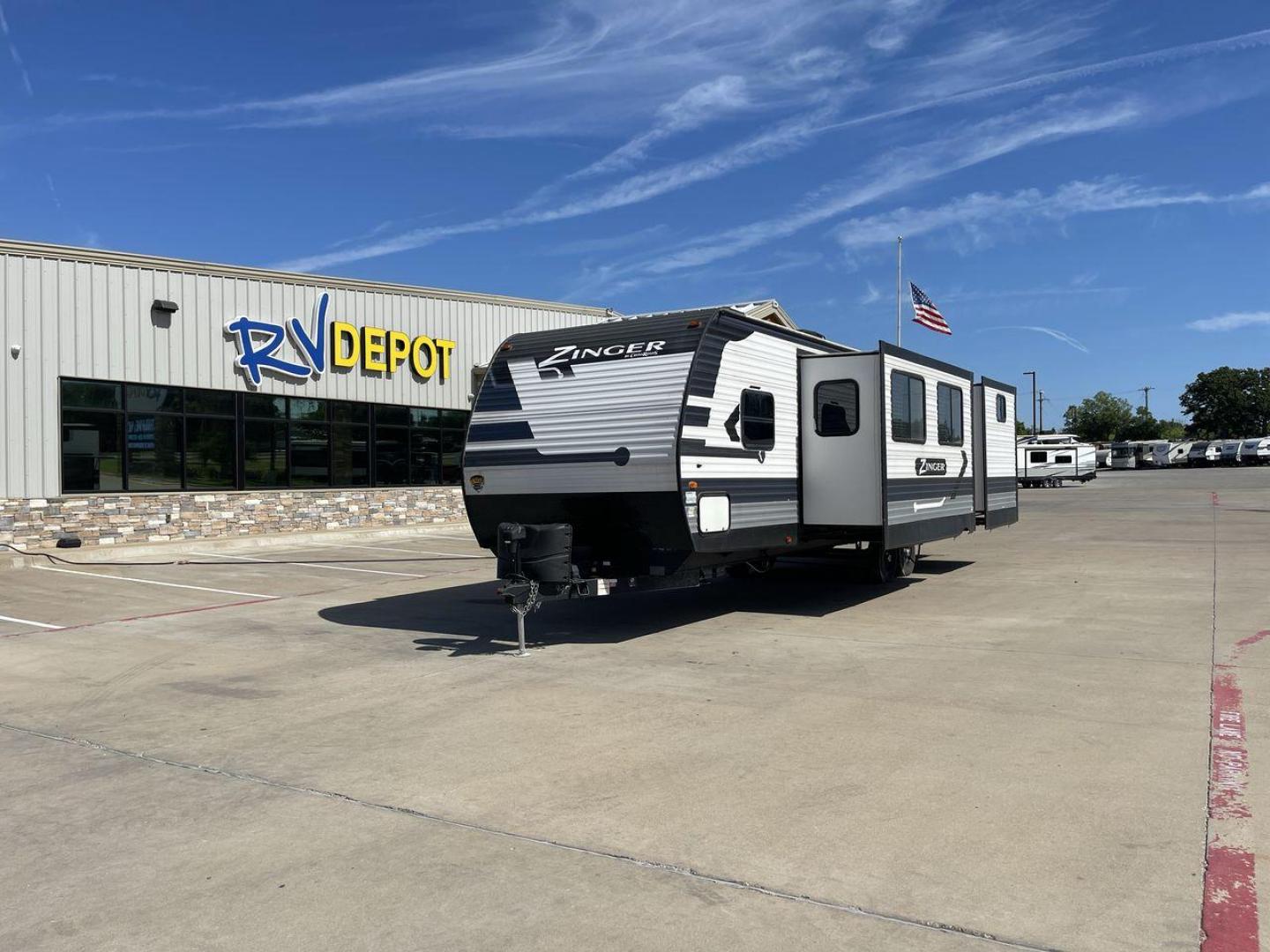 2021 KEYSTONE ZINGER 328SB (4YDT32821MS) , located at 4319 N Main St, Cleburne, TX, 76033, (817) 678-5133, 32.385960, -97.391212 - Photo#0