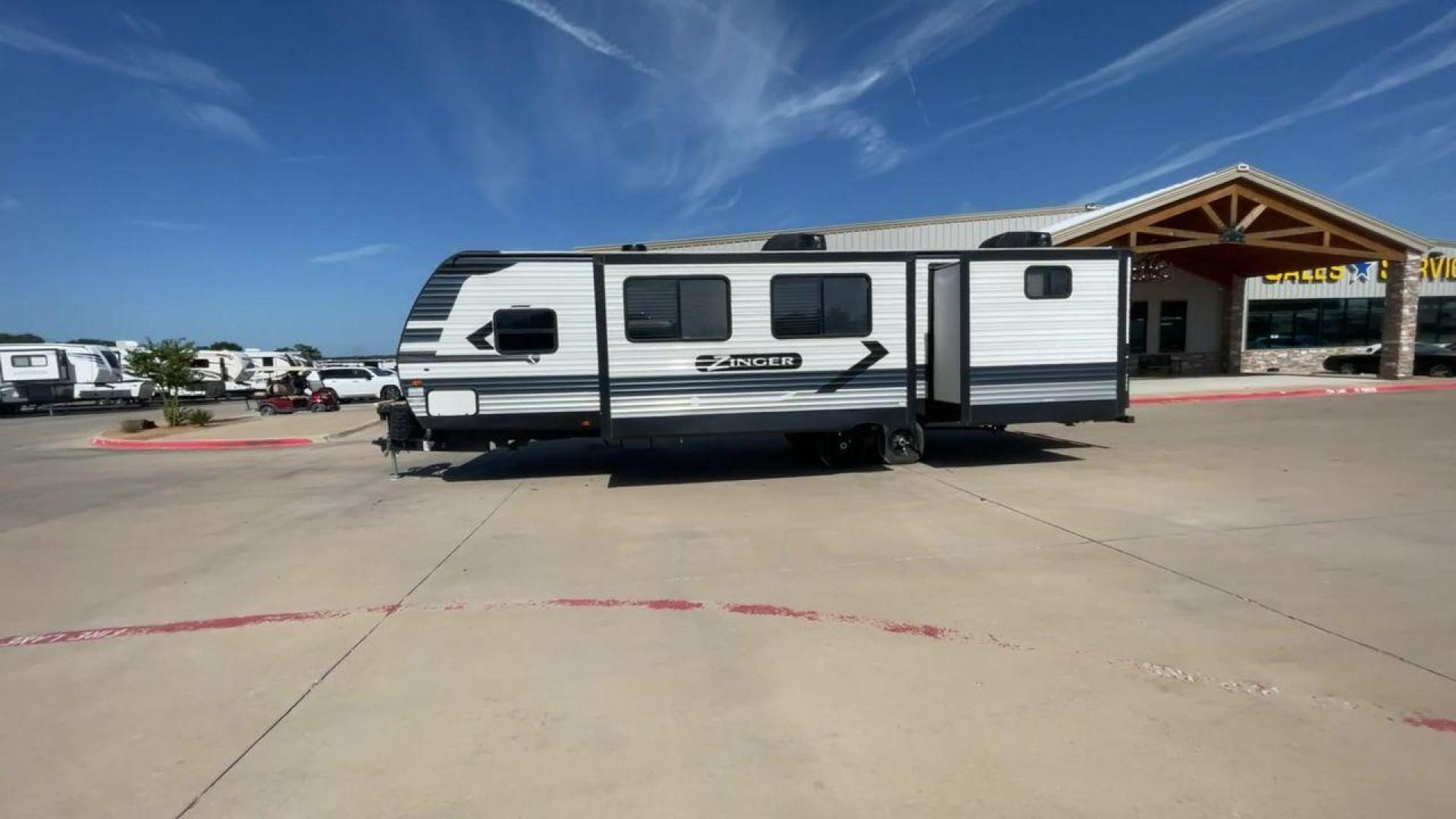 2021 KEYSTONE ZINGER 328SB (4YDT32821MS) , located at 4319 N Main St, Cleburne, TX, 76033, (817) 678-5133, 32.385960, -97.391212 - Photo#6