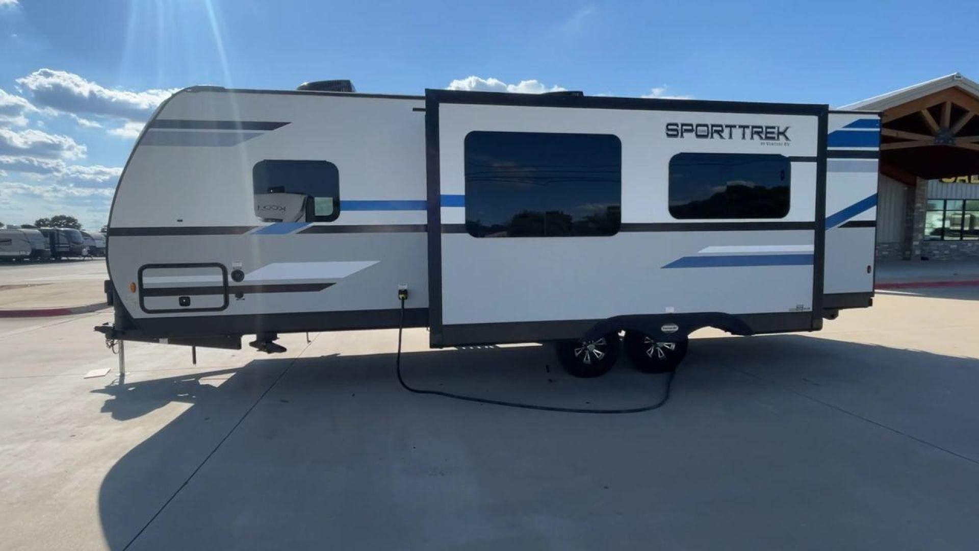 2021 KZ SPORTTREK 271VMB (4EZT12725M8) , located at 4319 N Main St, Cleburne, TX, 76033, (817) 678-5133, 32.385960, -97.391212 - Photo#6