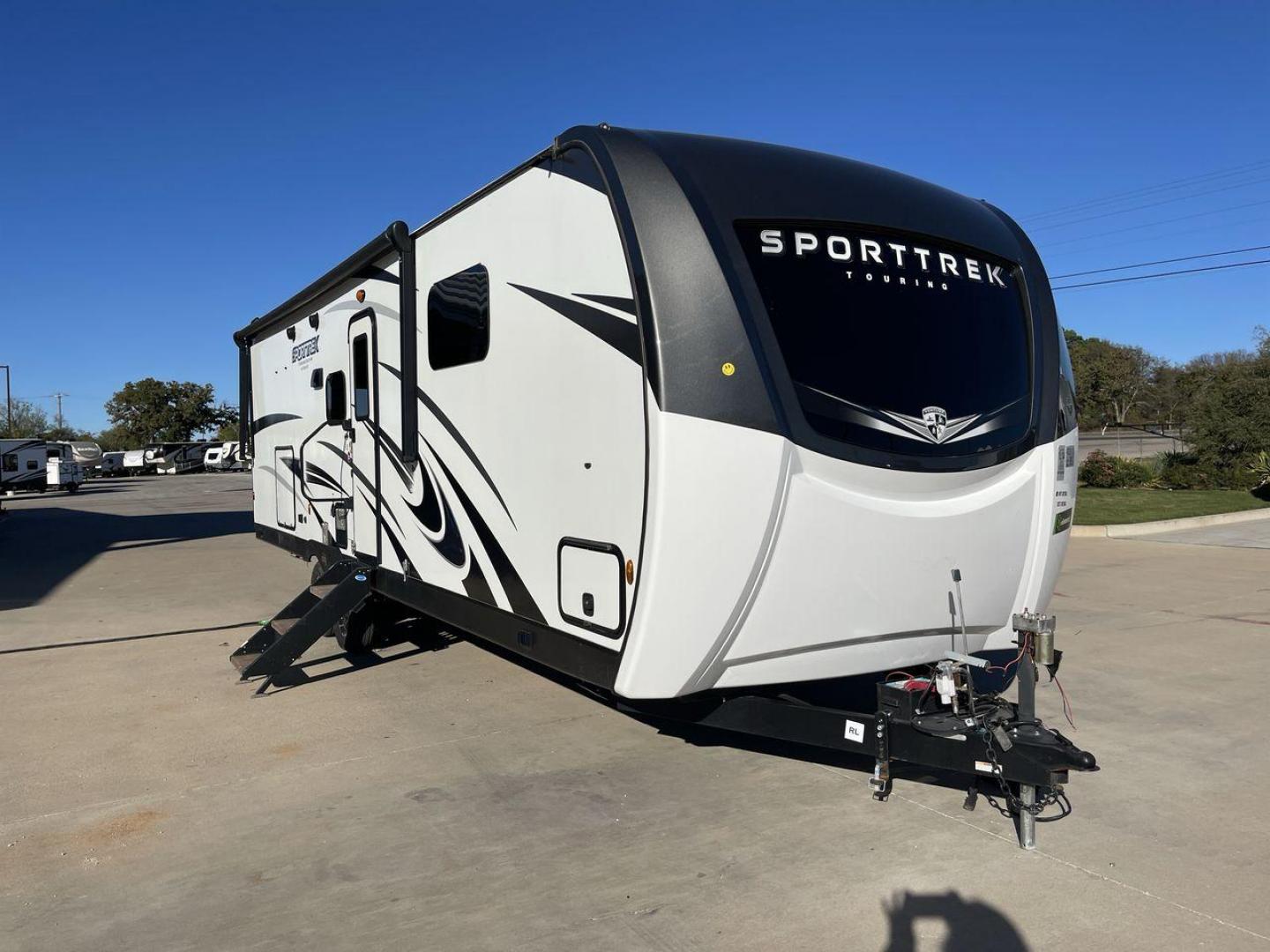 2021 KZ SPORT TREK 302VRB (4EZT13026M8) , Length: 33.5 ft. | Dry Weight: 7,570 lbs. | Slides: 2 transmission, located at 4319 N Main St, Cleburne, TX, 76033, (817) 678-5133, 32.385960, -97.391212 - Photo#22