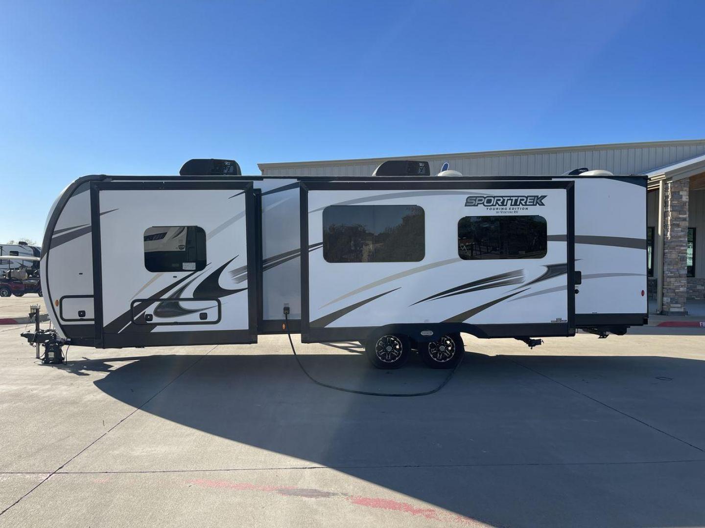 2021 KZ SPORT TREK 302VRB (4EZT13026M8) , Length: 33.5 ft. | Dry Weight: 7,570 lbs. | Slides: 2 transmission, located at 4319 N Main St, Cleburne, TX, 76033, (817) 678-5133, 32.385960, -97.391212 - Photo#23