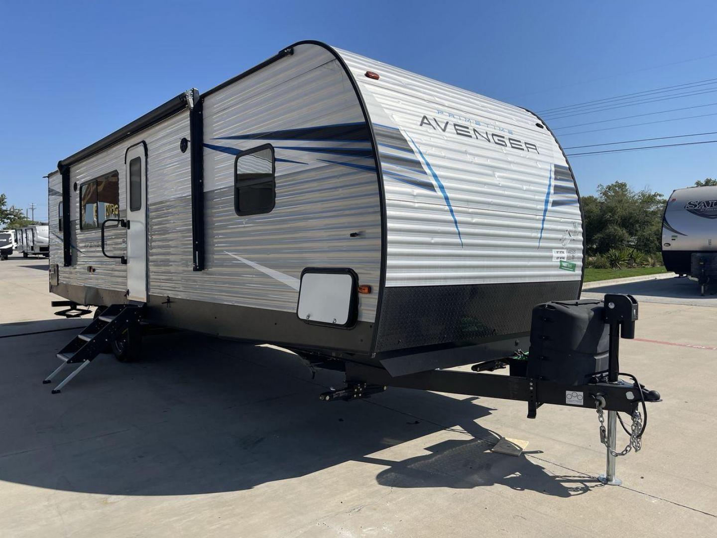 2021 PRIMETIME AVENGER 27RKS (5ZT2AVSB4MB) , Length: 33 ft. | Dry Weight: 6,586 lbs. | Slides: 1 transmission, located at 4319 N Main St, Cleburne, TX, 76033, (817) 678-5133, 32.385960, -97.391212 - Photo#23