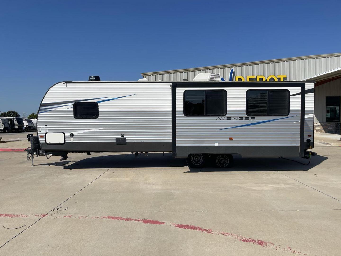 2021 PRIMETIME AVENGER 27RKS (5ZT2AVSB4MB) , Length: 33 ft. | Dry Weight: 6,586 lbs. | Slides: 1 transmission, located at 4319 N Main St, Cleburne, TX, 76033, (817) 678-5133, 32.385960, -97.391212 - Photo#24