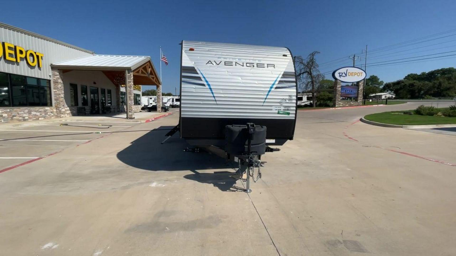 2021 PRIMETIME AVENGER 27RKS (5ZT2AVSB4MB) , Length: 33 ft. | Dry Weight: 6,586 lbs. | Slides: 1 transmission, located at 4319 N Main St, Cleburne, TX, 76033, (817) 678-5133, 32.385960, -97.391212 - Photo#4