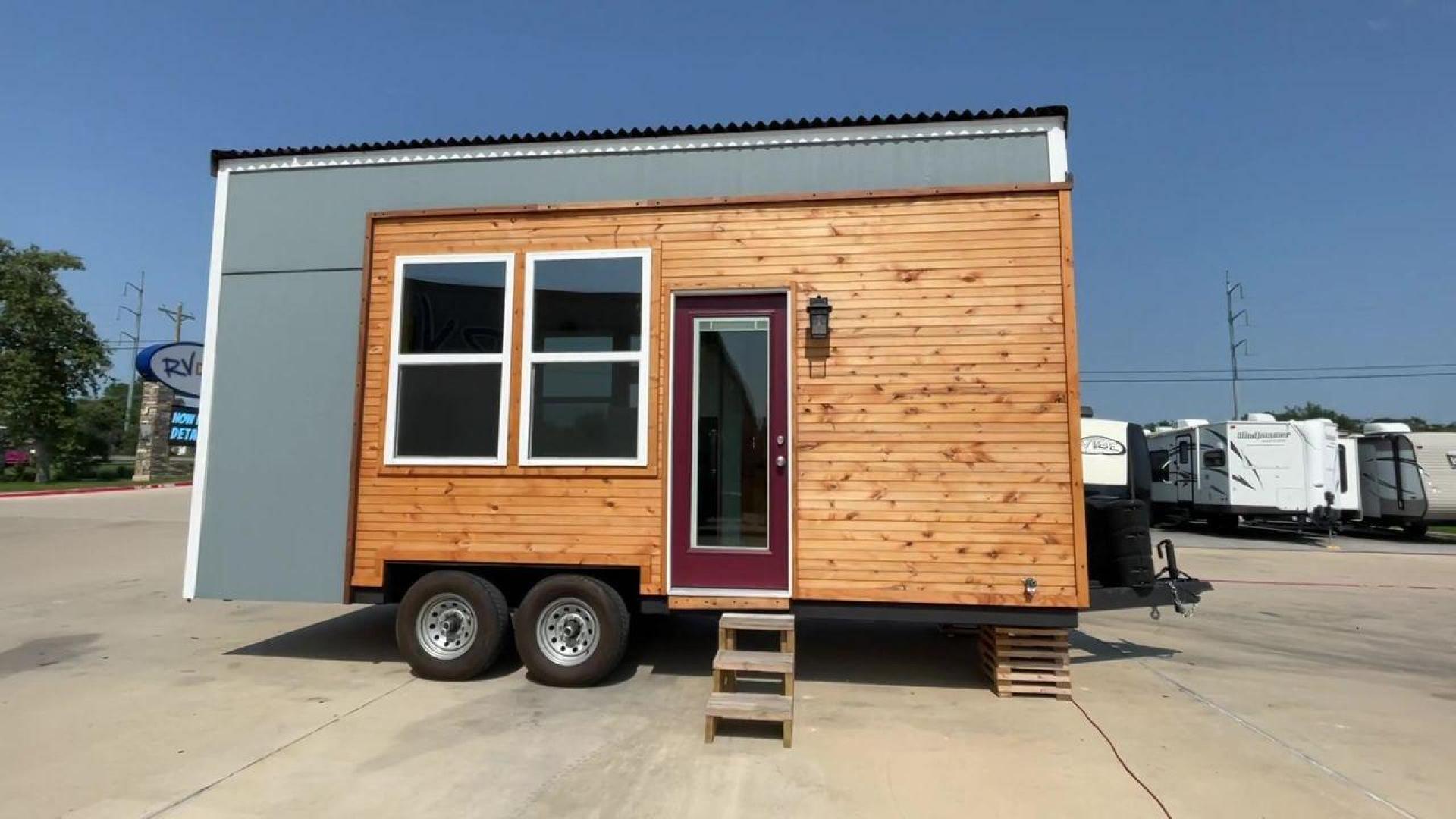 2021 TINY HOME TINY HOME (1E91U1227MM) , located at 4319 N Main St, Cleburne, TX, 76033, (817) 678-5133, 32.385960, -97.391212 - The 2021 Tiny Home 20' is a thoughtfully designed and expertly crafted tiny home that brings comfort and functionality to a whole new level. Measuring 20 feet in length, this tiny home is ingeniously designed to maximize space utilization without compromising on comfort. Its open layout creates a se - Photo#2