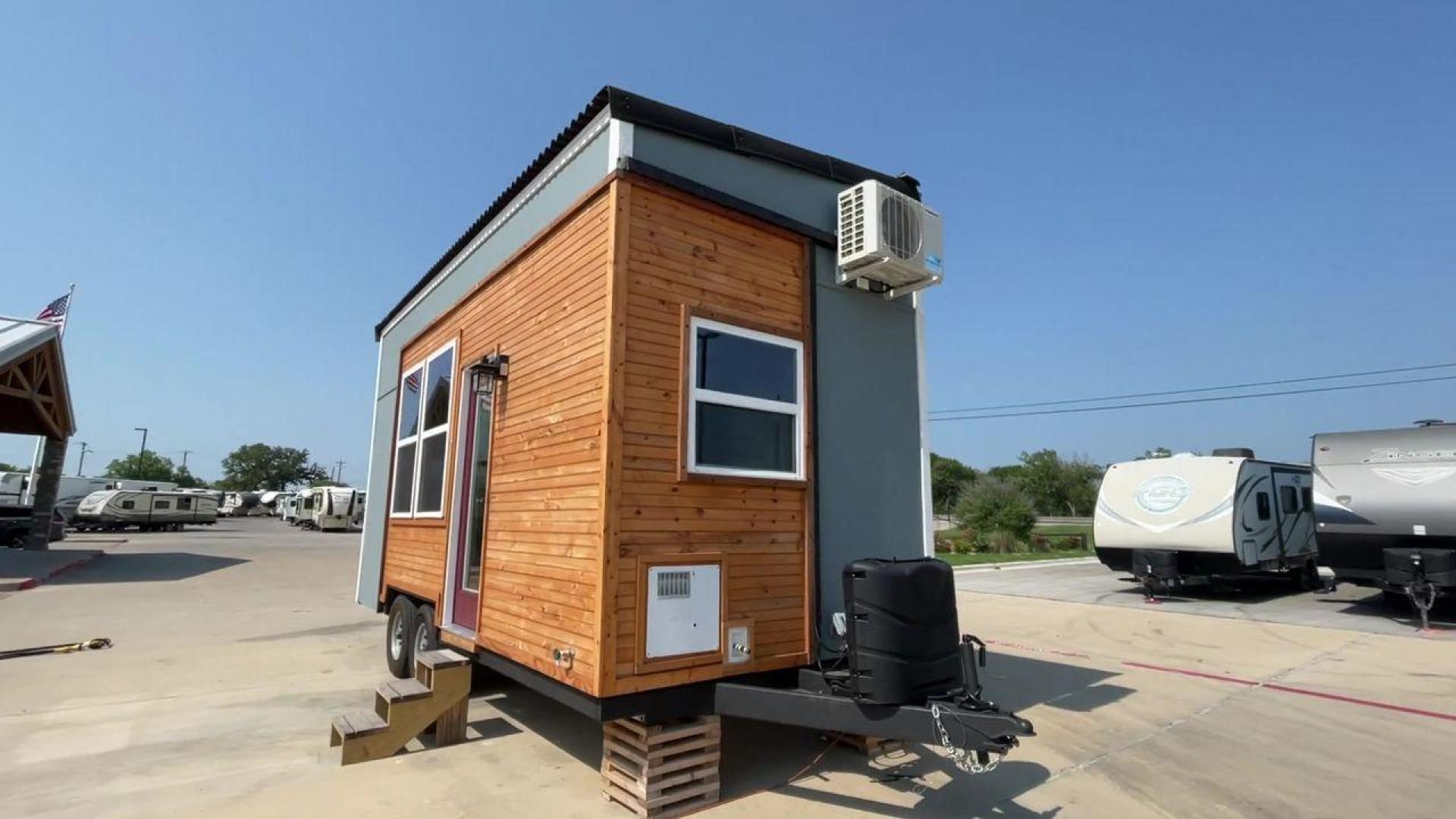 2021 TINY HOME TINY HOME (1E91U1227MM) , located at 4319 N Main St, Cleburne, TX, 76033, (817) 678-5133, 32.385960, -97.391212 - The 2021 Tiny Home 20' is a thoughtfully designed and expertly crafted tiny home that brings comfort and functionality to a whole new level. Measuring 20 feet in length, this tiny home is ingeniously designed to maximize space utilization without compromising on comfort. Its open layout creates a se - Photo#3