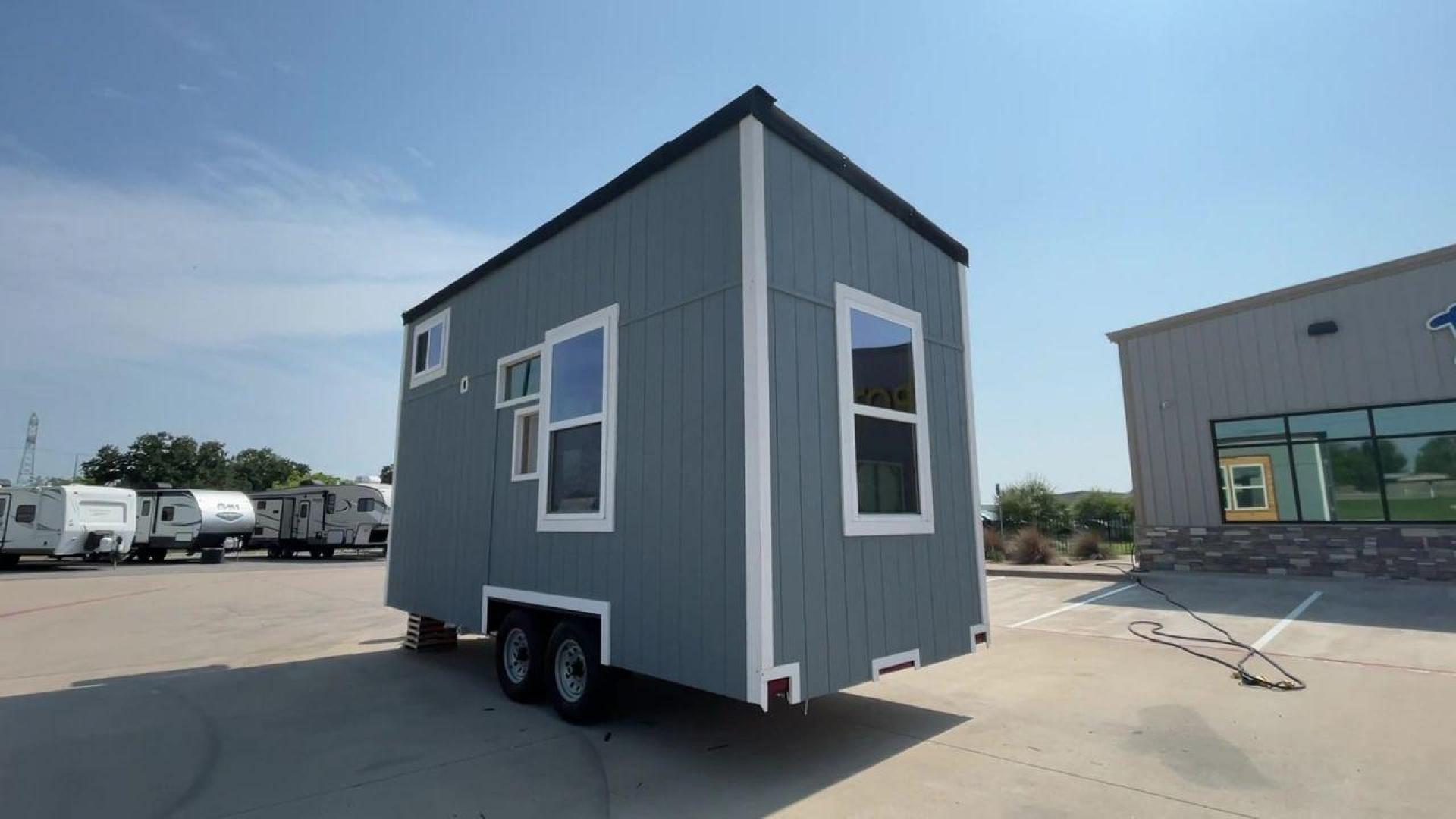 2021 TINY HOME TINY HOME (1E91U1227MM) , located at 4319 N Main St, Cleburne, TX, 76033, (817) 678-5133, 32.385960, -97.391212 - The 2021 Tiny Home 20' is a thoughtfully designed and expertly crafted tiny home that brings comfort and functionality to a whole new level. Measuring 20 feet in length, this tiny home is ingeniously designed to maximize space utilization without compromising on comfort. Its open layout creates a se - Photo#7