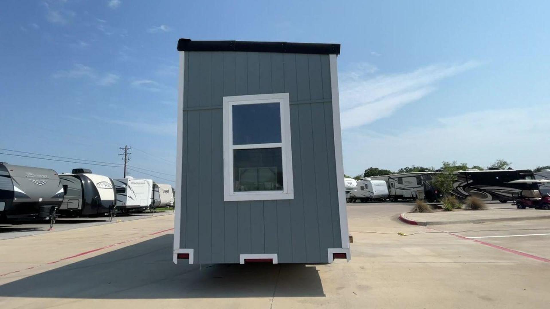 2021 TINY HOME TINY HOME (1E91U1227MM) , located at 4319 N Main St, Cleburne, TX, 76033, (817) 678-5133, 32.385960, -97.391212 - The 2021 Tiny Home 20' is a thoughtfully designed and expertly crafted tiny home that brings comfort and functionality to a whole new level. Measuring 20 feet in length, this tiny home is ingeniously designed to maximize space utilization without compromising on comfort. Its open layout creates a se - Photo#8