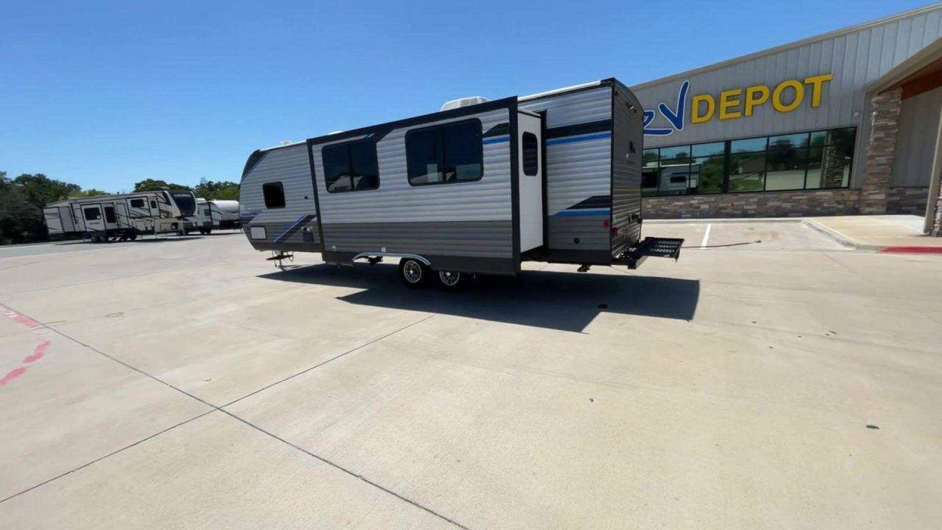 2022 COACHMEN CATALINA 283RKS (5ZT2CATB9NX) , Length: 33.67 ft. | Dry Weight: 6,777 lbs. | Gross Weight: 9,200 lbs. | Slides: 1 transmission, located at 4319 N Main St, Cleburne, TX, 76033, (817) 678-5133, 32.385960, -97.391212 - Photo#7