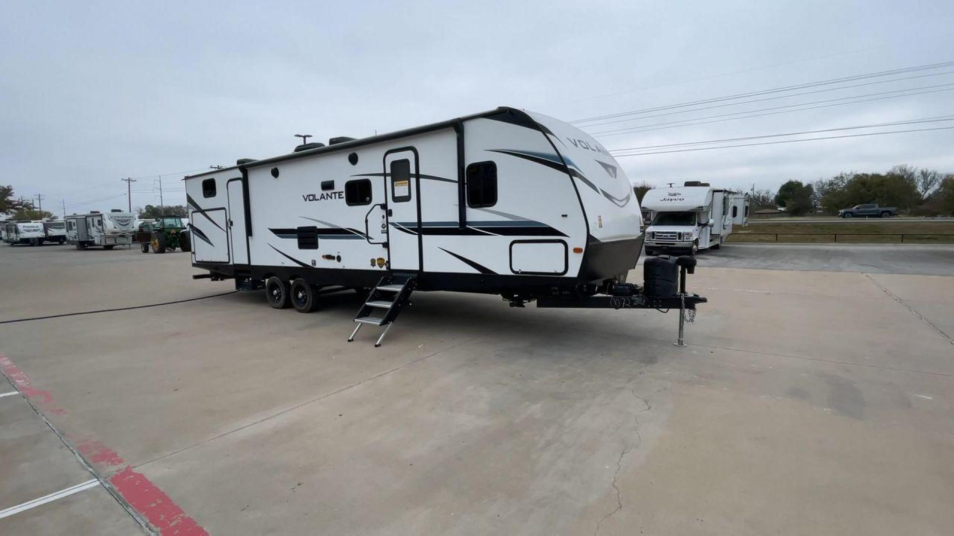 2022 CROSSROADS VOLANTE 32SB (4YDTVLR26N6) , Length: 36.92 ft. | Dry Weight: 7,022 lbs. | Gross Weight: 9,750 lbs. | Slides: 2 transmission, located at 4319 N Main St, Cleburne, TX, 76033, (817) 678-5133, 32.385960, -97.391212 - The 2022 Crossroads Volante 32SB is an excellent choice for those who seek a well-designed travel trailer with a functional layout that doesn’t compromise on comfort or style. It is spacious with a length of 36.92 feet, a dry weight of 7,022 lbs and a gross weight of 9,750 lbs. This RV includes tw - Photo#3