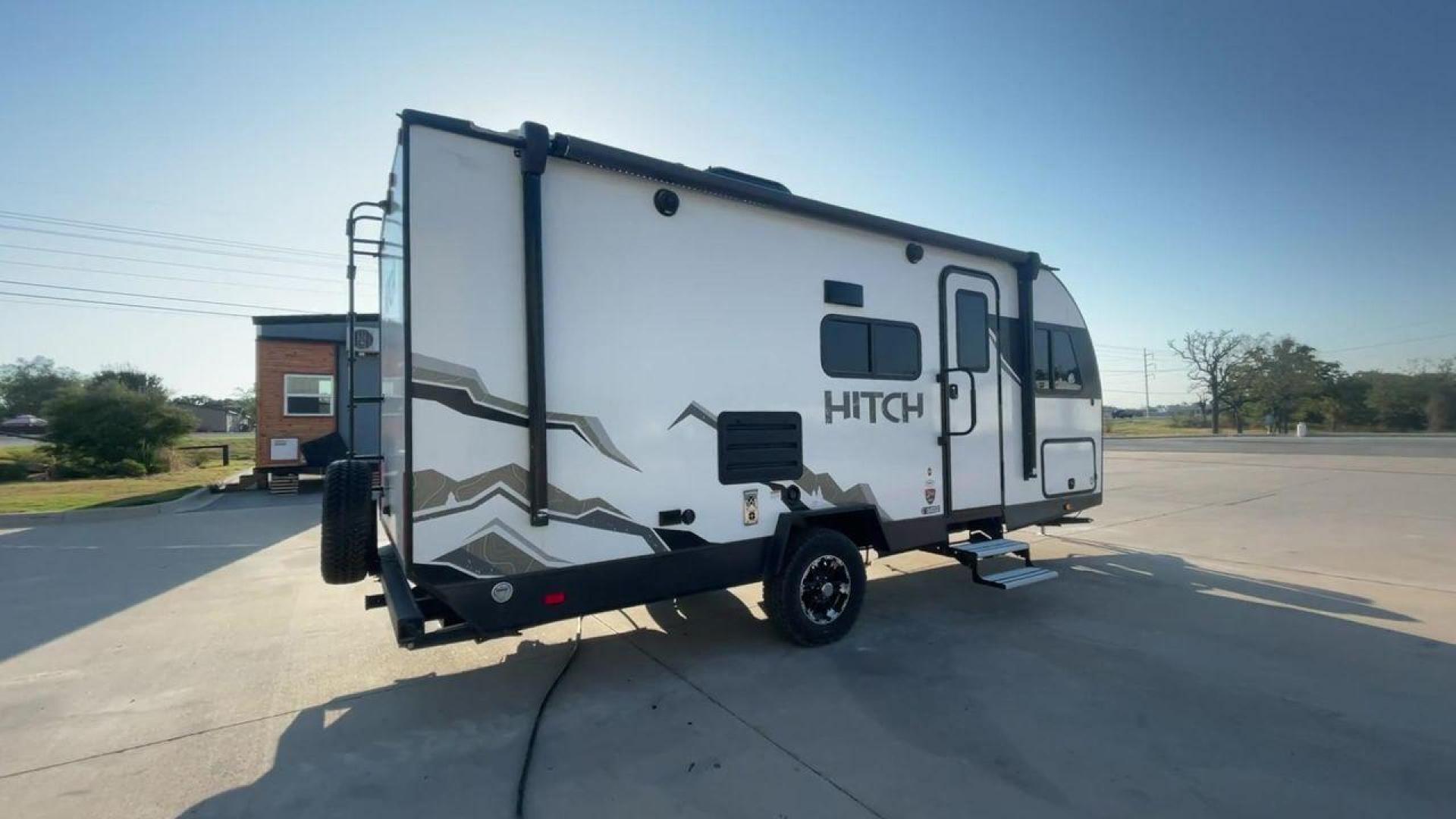 2022 CRUISER RV HITCH 18BHS (5RXRB2319N1) , Length: 22 ft | Dry Weight: 4,030 lbs | Gross Weight: 5,000 lbs | Slides: 1 transmission, located at 4319 N Main St, Cleburne, TX, 76033, (817) 678-5133, 32.385960, -97.391212 - The 2022 Cruiser RV Corp Hitch 18BHS is a compact yet feature-packed travel trailer perfect for those who value comfort and convenience during their travels. Featuring a sleek and modern exterior design, this lightweight trailer measures approximately 22 feet in length, making it easy to tow and man - Photo#1