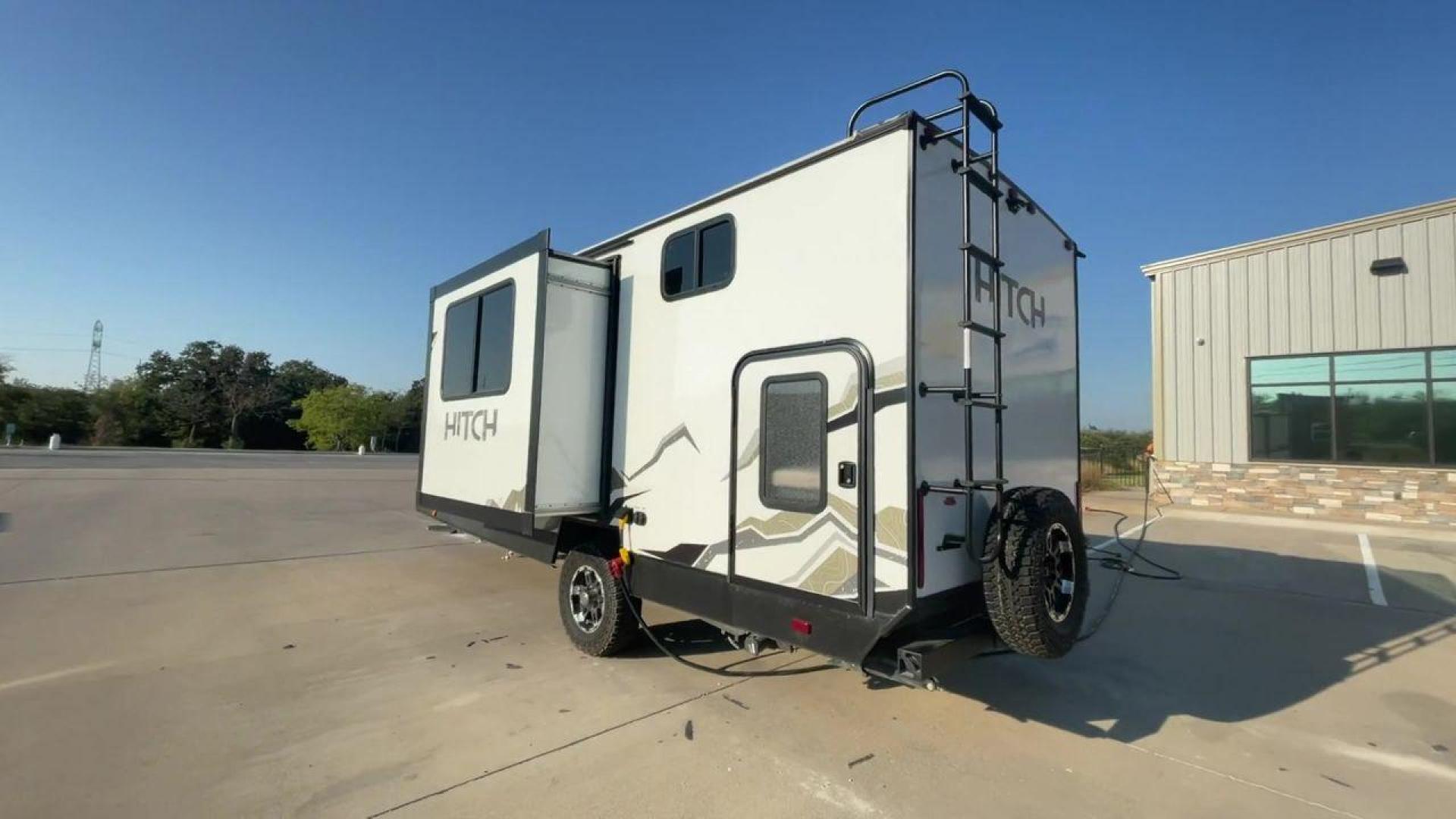 2022 CRUISER RV HITCH 18BHS (5RXRB2319N1) , Length: 22 ft | Dry Weight: 4,030 lbs | Gross Weight: 5,000 lbs | Slides: 1 transmission, located at 4319 N Main St, Cleburne, TX, 76033, (817) 678-5133, 32.385960, -97.391212 - The 2022 Cruiser RV Corp Hitch 18BHS is a compact yet feature-packed travel trailer perfect for those who value comfort and convenience during their travels. Featuring a sleek and modern exterior design, this lightweight trailer measures approximately 22 feet in length, making it easy to tow and man - Photo#7