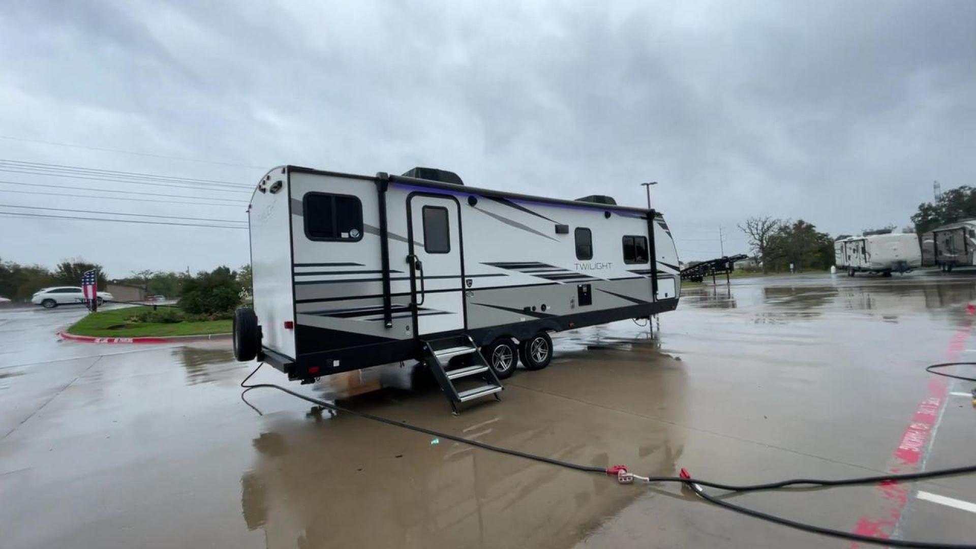 2022 CRUISER RV TWILIGHT TWS2620 (5RXPB3129N1) , Length: 30.83 ft. | Dry Weight: 6,220 lbs. | Gross Weight: 7,772 lbs. | Slides: 1 transmission, located at 4319 N Main St, Cleburne, TX, 76033, (817) 678-5133, 32.385960, -97.391212 - Photo#1