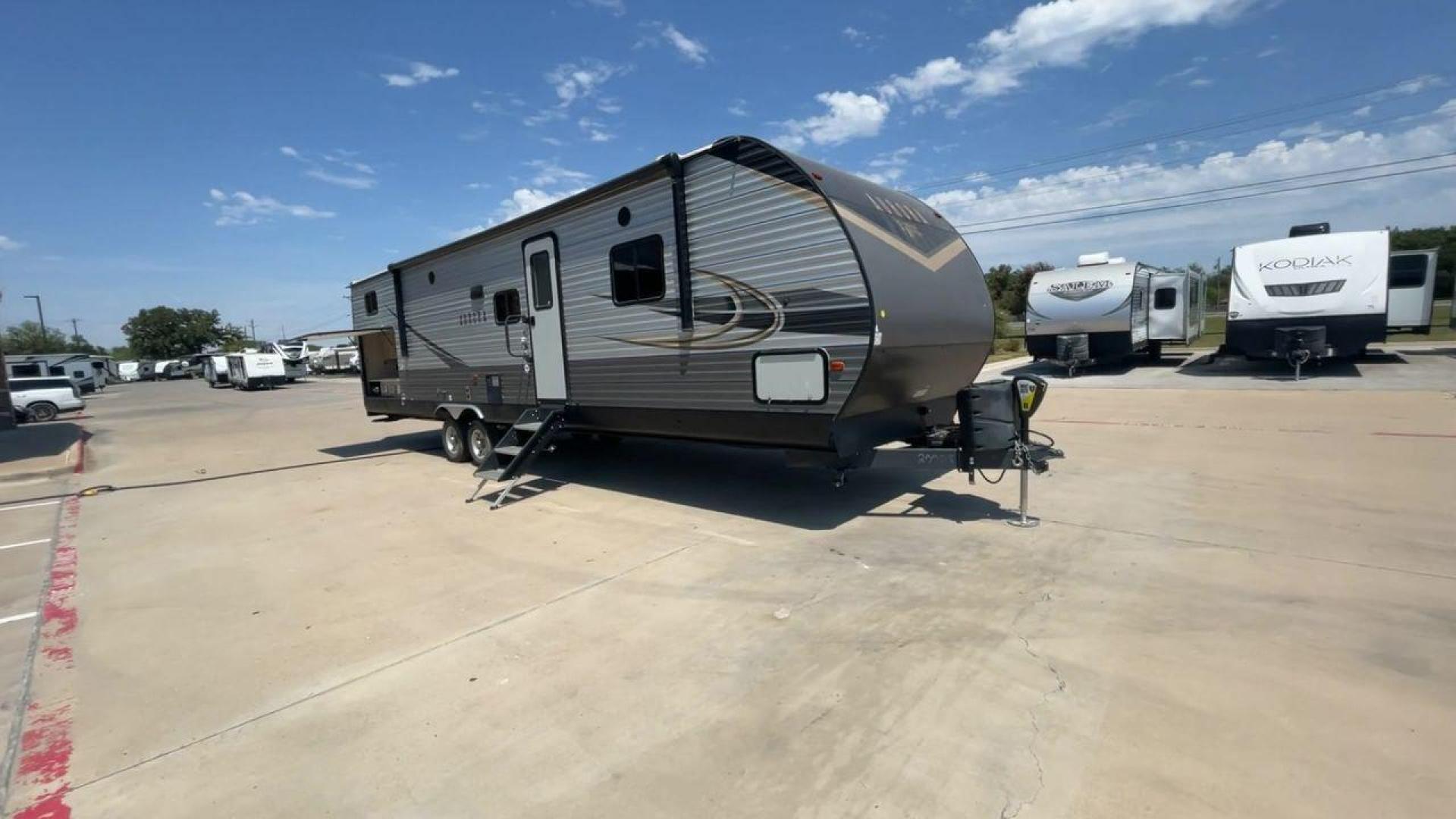 2022 FOREST RIVER AURORA 34BHTS (5ZT2ARZB6NX) , Length: 38 ft. | Dry Weight: 8,666 lbs. | Gross Weight: 10,500 lbs. | Slides: 3 transmission, located at 4319 N Main St, Cleburne, TX, 76033, (817) 678-5133, 32.385960, -97.391212 - Photo#3