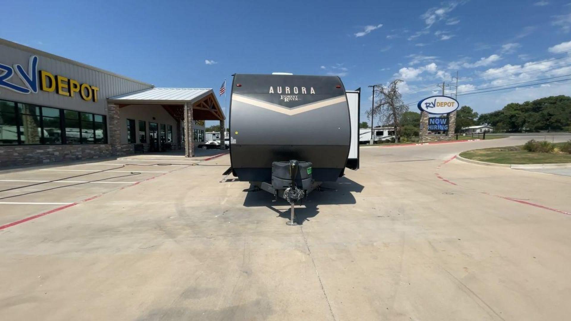 2022 FOREST RIVER AURORA 34BHTS (5ZT2ARZB6NX) , Length: 38 ft. | Dry Weight: 8,666 lbs. | Gross Weight: 10,500 lbs. | Slides: 3 transmission, located at 4319 N Main St, Cleburne, TX, 76033, (817) 678-5133, 32.385960, -97.391212 - Photo#4