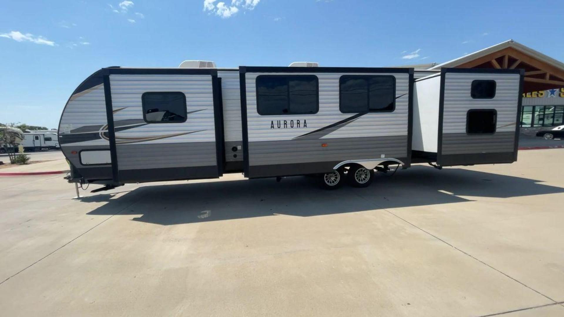 2022 FOREST RIVER AURORA 34BHTS (5ZT2ARZB6NX) , Length: 38 ft. | Dry Weight: 8,666 lbs. | Gross Weight: 10,500 lbs. | Slides: 3 transmission, located at 4319 N Main St, Cleburne, TX, 76033, (817) 678-5133, 32.385960, -97.391212 - Photo#6