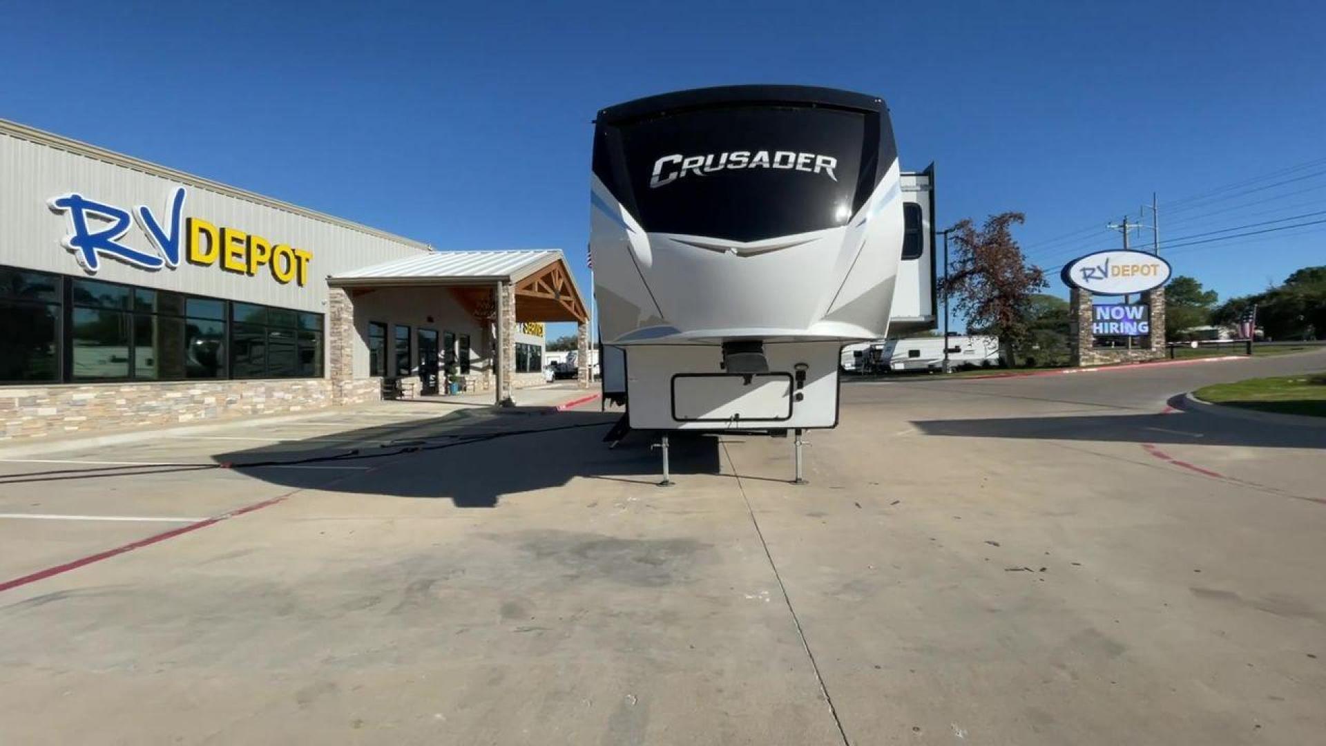 2022 FOREST RIVER CRUSADER 335RLP (5ZT3CSZBXNG) , Length: 37 ft | Dry Weight: 11,114 lbs | Slides: 3 transmission, located at 4319 N Main St, Cleburne, TX, 76033, (817) 678-5133, 32.385960, -97.391212 - Photo#4