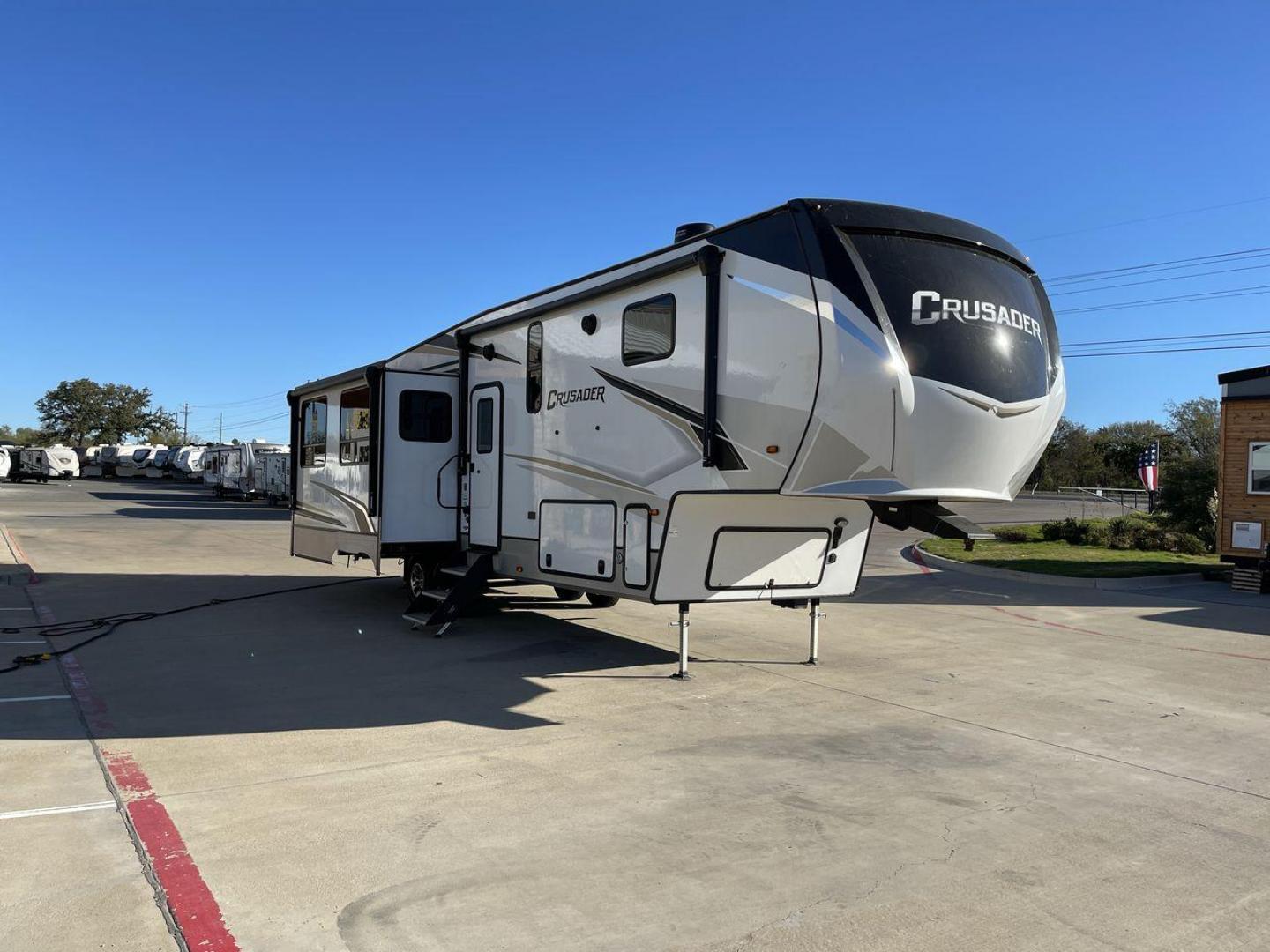 2022 FOREST RIVER CRUSADER 335RLP (5ZT3CSZBXNG) , Length: 37 ft | Dry Weight: 11,114 lbs | Slides: 3 transmission, located at 4319 N Main St, Cleburne, TX, 76033, (817) 678-5133, 32.385960, -97.391212 - Photo#24