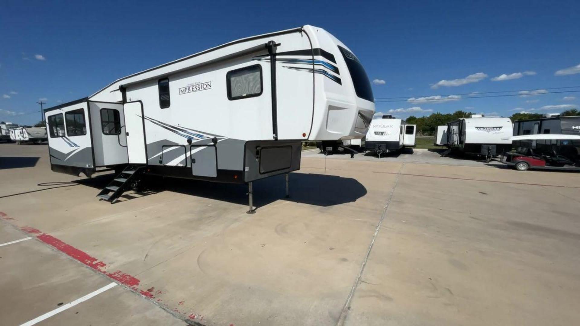 2022 FOREST RIVER IMPRESSION 315MB (5ZT3MPXB0ND) , Length: 38 ft. | Dry Weight: 10,338 lbs. | Gross Weight: 13,935 lbs. | Slides: 4 transmission, located at 4319 N Main St, Cleburne, TX, 76033, (817) 678-5133, 32.385960, -97.391212 - Photo#3