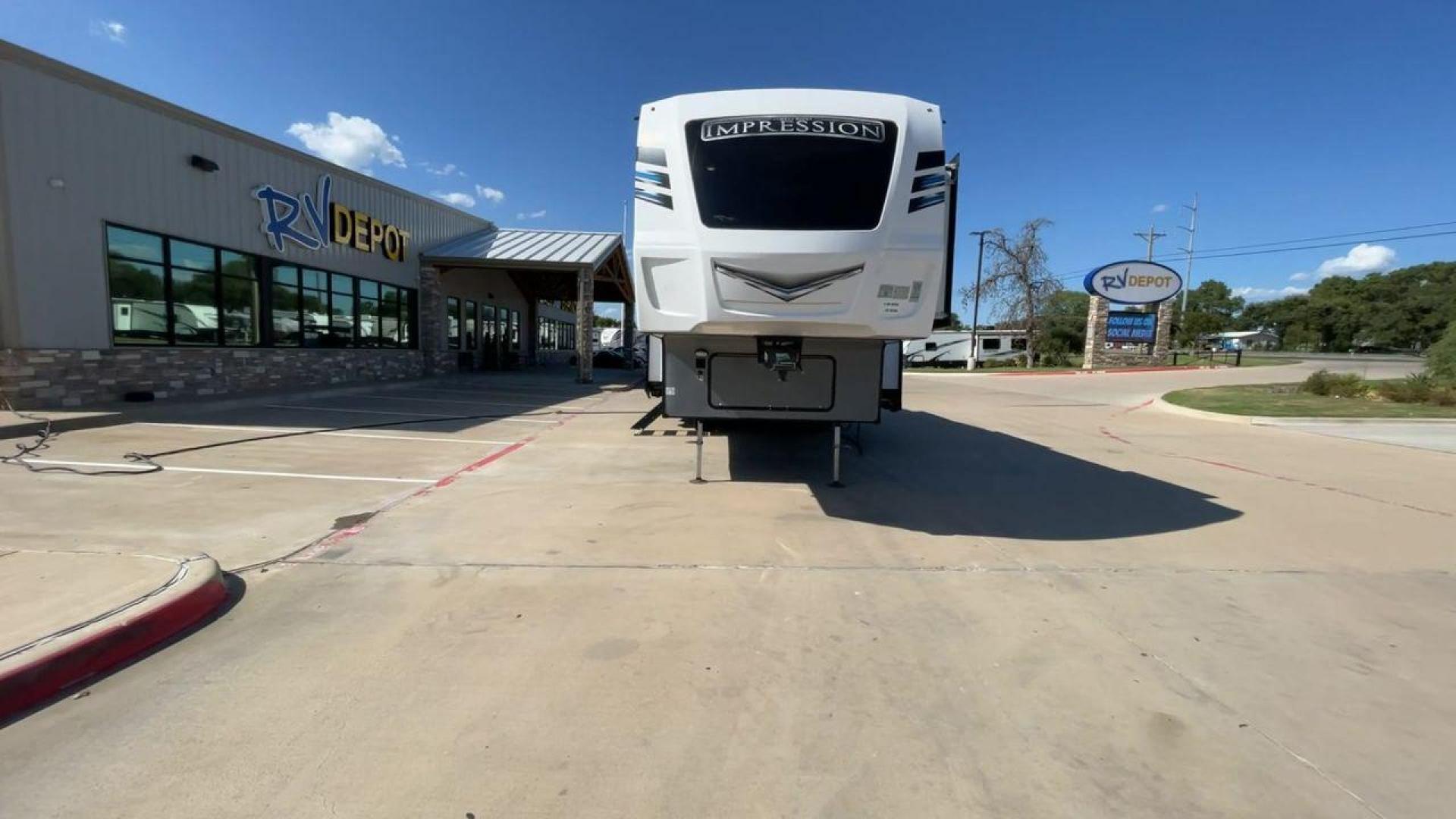 2022 FOREST RIVER IMPRESSION 315MB (5ZT3MPXB0ND) , Length: 38 ft. | Dry Weight: 10,338 lbs. | Gross Weight: 13,935 lbs. | Slides: 4 transmission, located at 4319 N Main St, Cleburne, TX, 76033, (817) 678-5133, 32.385960, -97.391212 - Photo#4