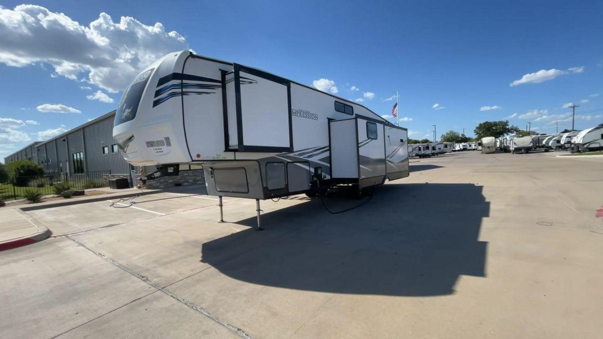 2022 FOREST RIVER IMPRESSION 315MB (5ZT3MPXB0ND) , Length: 38 ft. | Dry Weight: 10,338 lbs. | Gross Weight: 13,935 lbs. | Slides: 4 transmission, located at 4319 N Main St, Cleburne, TX, 76033, (817) 678-5133, 32.385960, -97.391212 - Photo#5