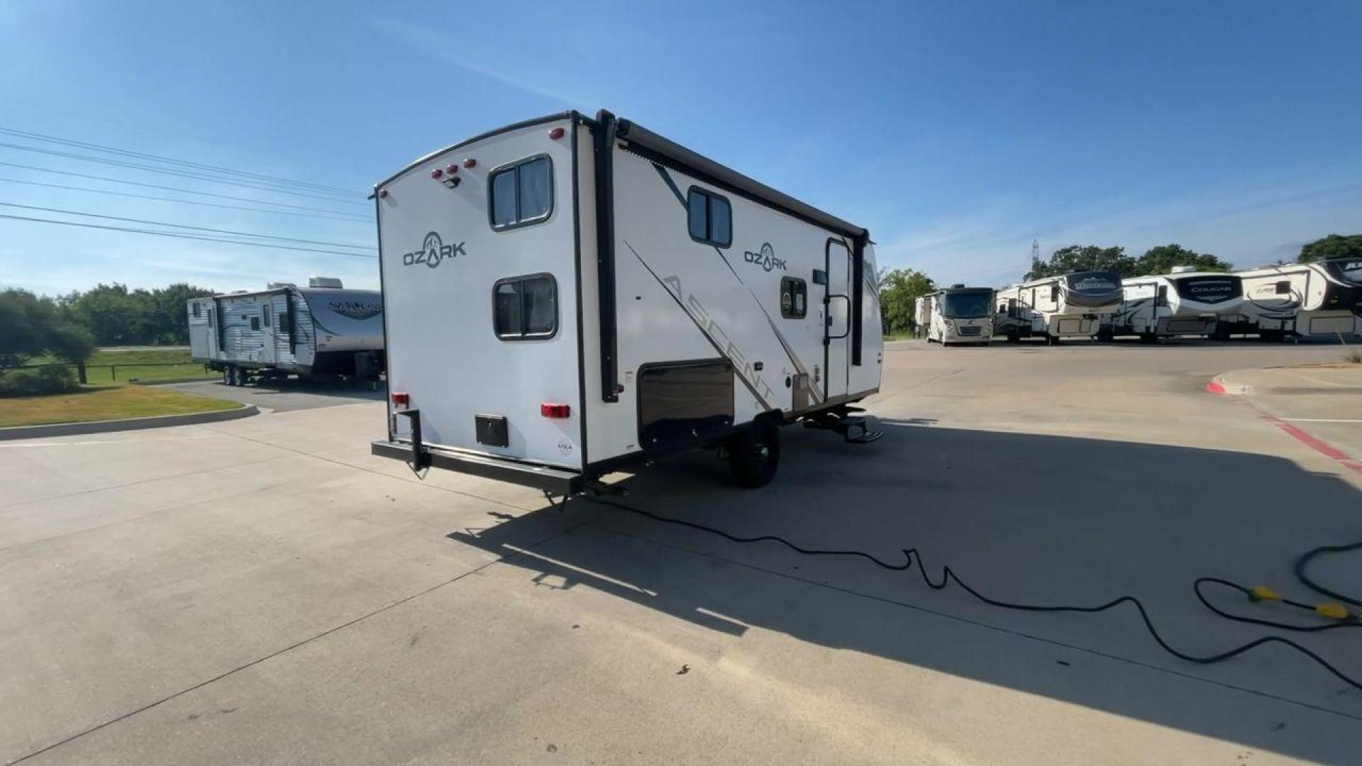 2022 FOREST RIVER OZARK 1680BHSKX (5ZT2ZKFCXNG) , Length: 23.08 ft. | Dry Weight: 4,049 lbs. | Gross Weight: 4,905 lbs. | Slides: 1 transmission, located at 4319 N Main St, Cleburne, TX, 76033, (817) 678-5133, 32.385960, -97.391212 - Photo#1