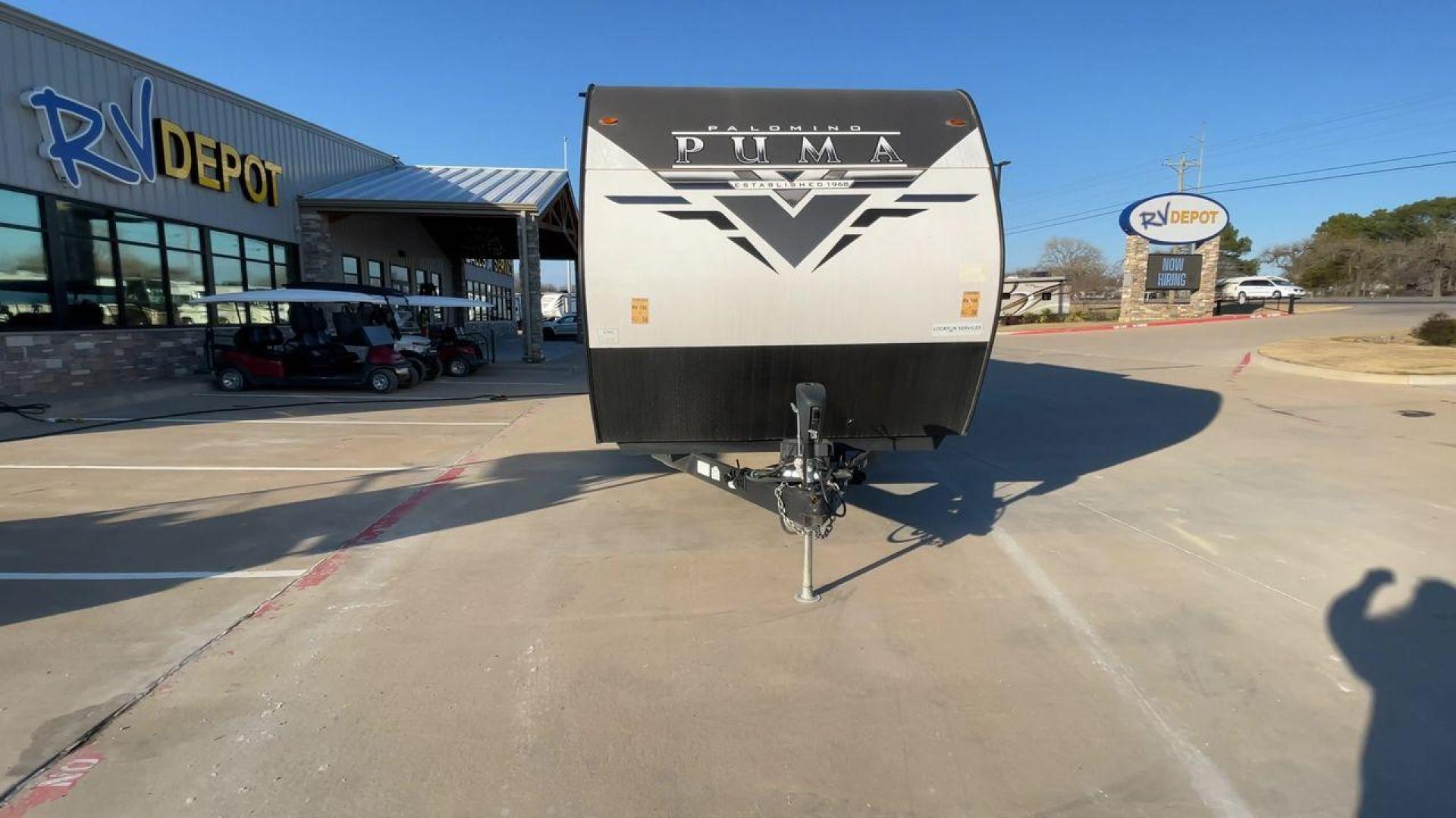 2022 FOREST RIVER PUMA 28BHSS (5ZT2PUTB0N4) , Length: 36.83 ft. | Dry Weight: 7,513 lbs. | Gross Weight: 9,063 lbs. | Slides: 1 transmission, located at 4319 N Main St, Cleburne, TX, 76033, (817) 678-5133, 32.385960, -97.391212 - Photo#4